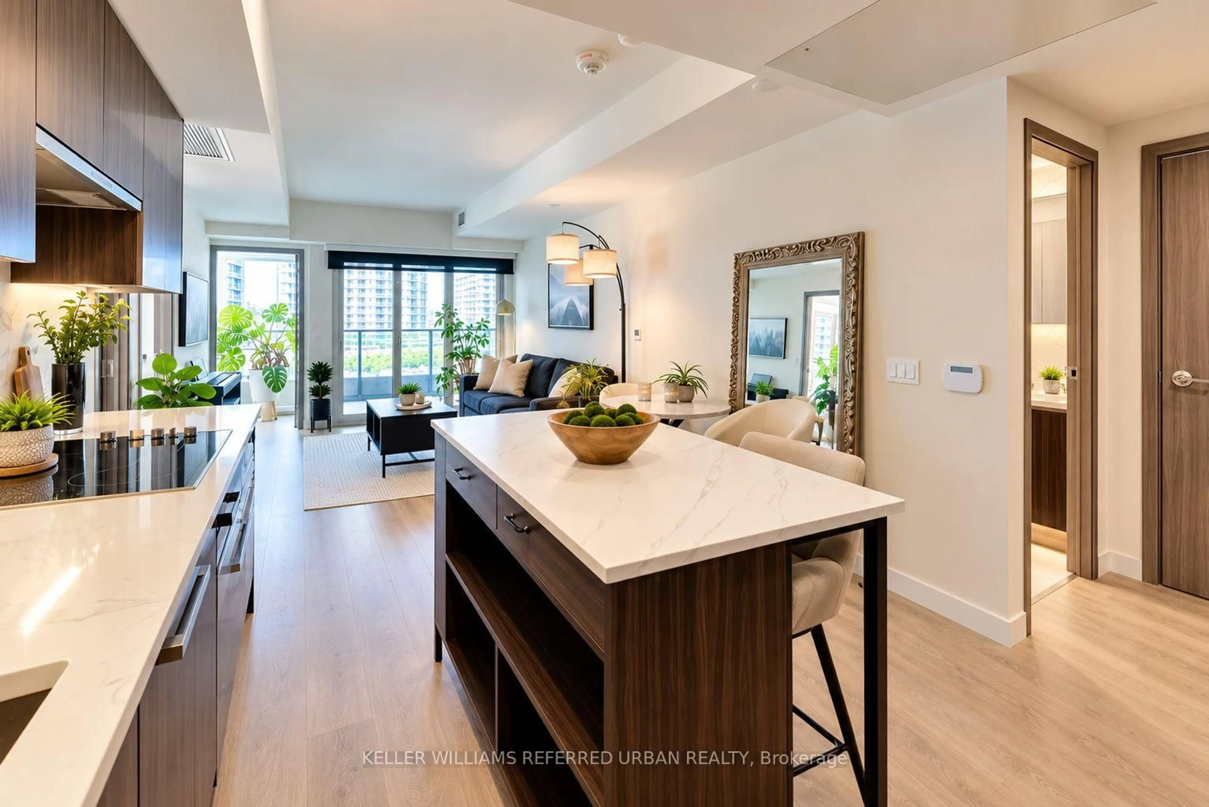 Open concept kitchen, unknown for 3 Concord CityPlace Way #530, Toronto Ontario M5V 0X4