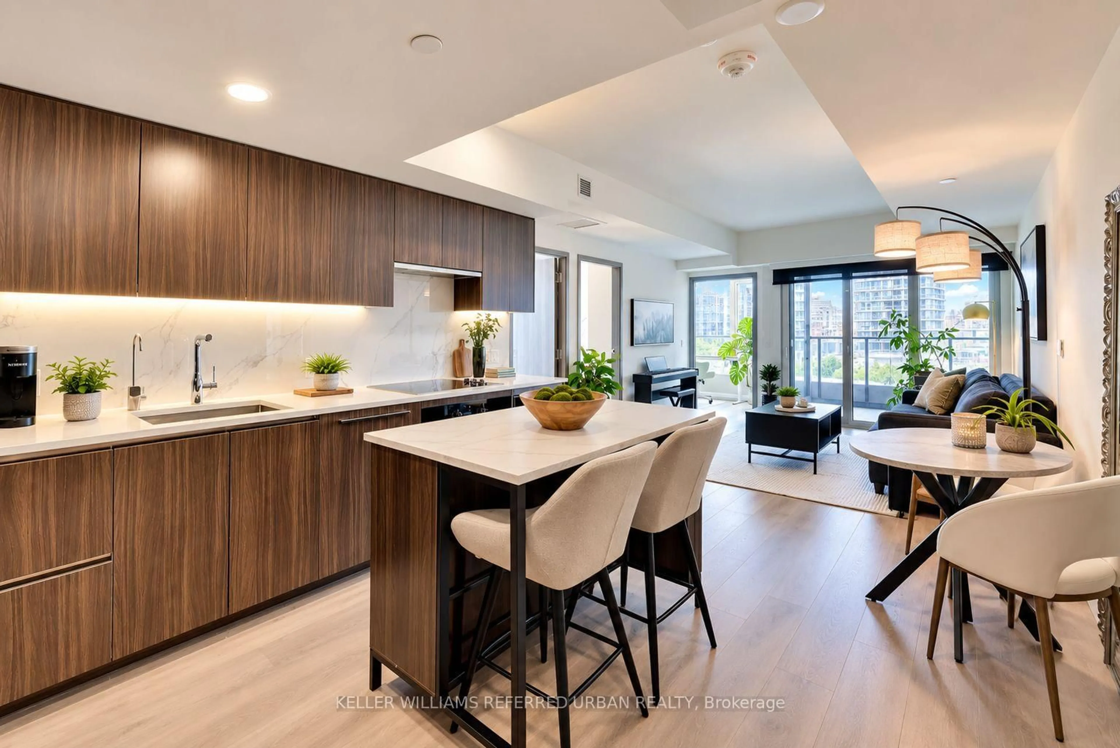 Open concept kitchen, unknown for 3 Concord CityPlace Way #530, Toronto Ontario M5V 0X4