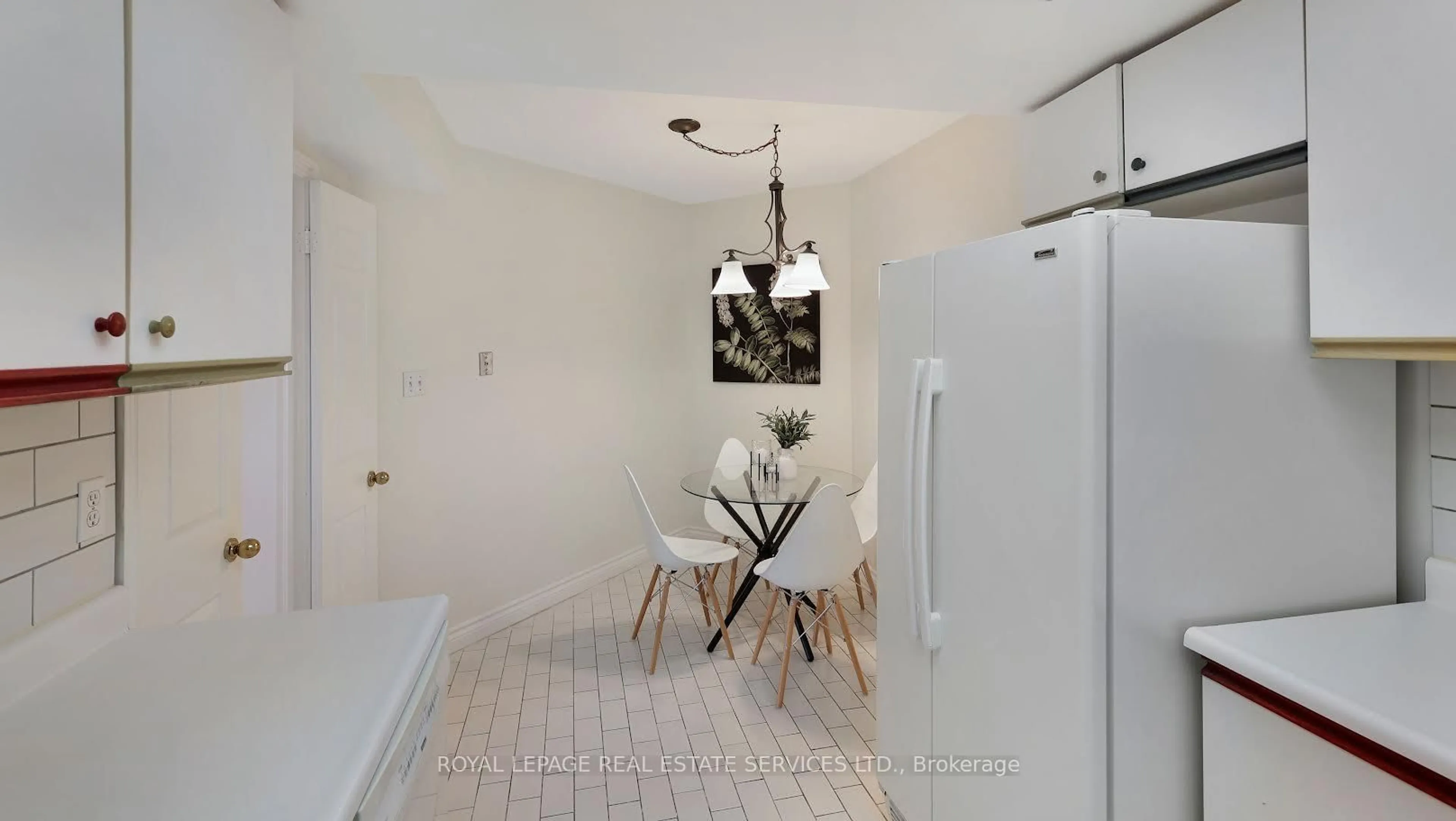 Dining room, ceramic/tile floor for 215 The Donway #616, Toronto Ontario M3B 3P5