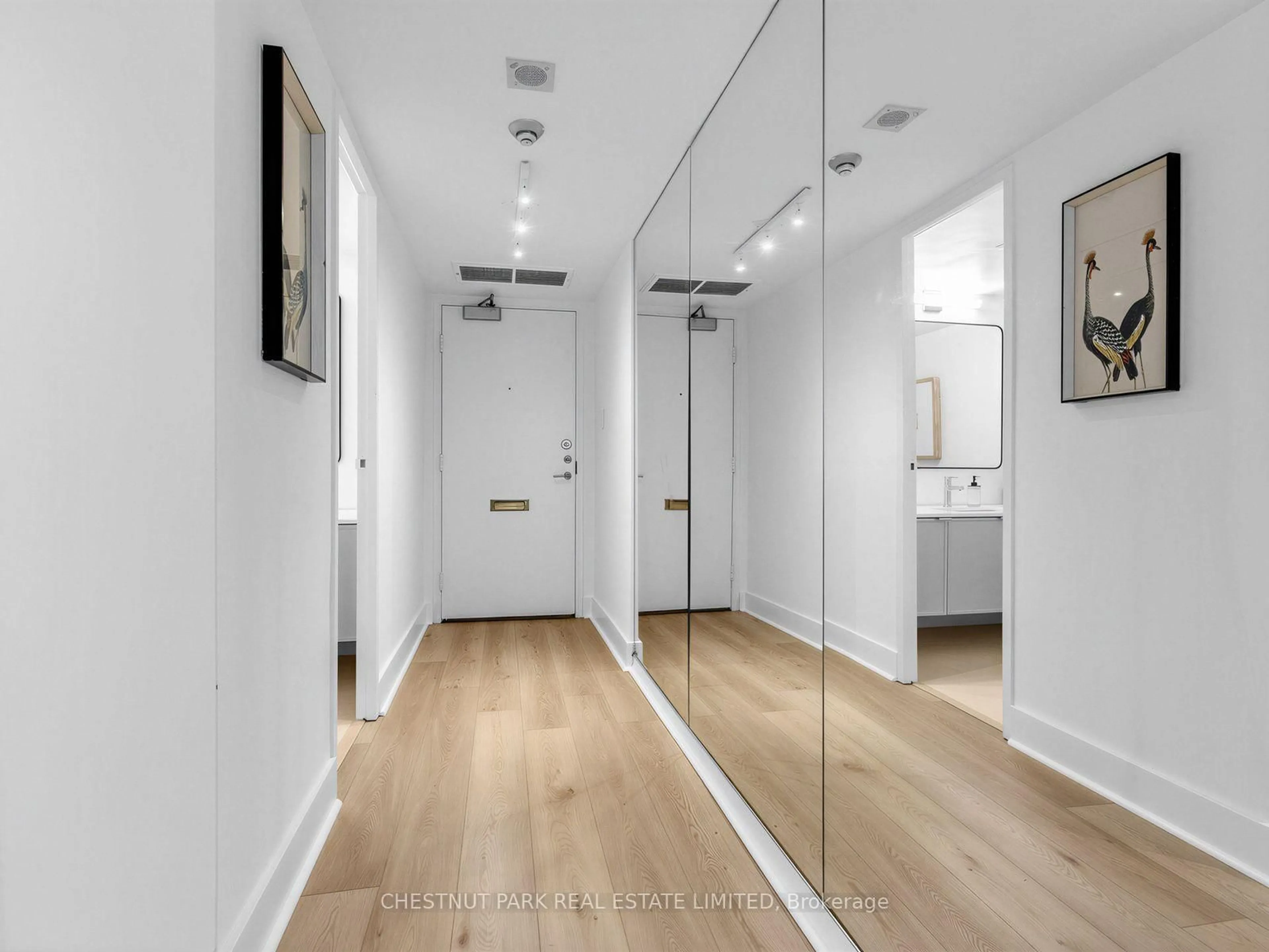 Indoor entryway for 10 Avoca Ave #401, Toronto Ontario M4T 2B7