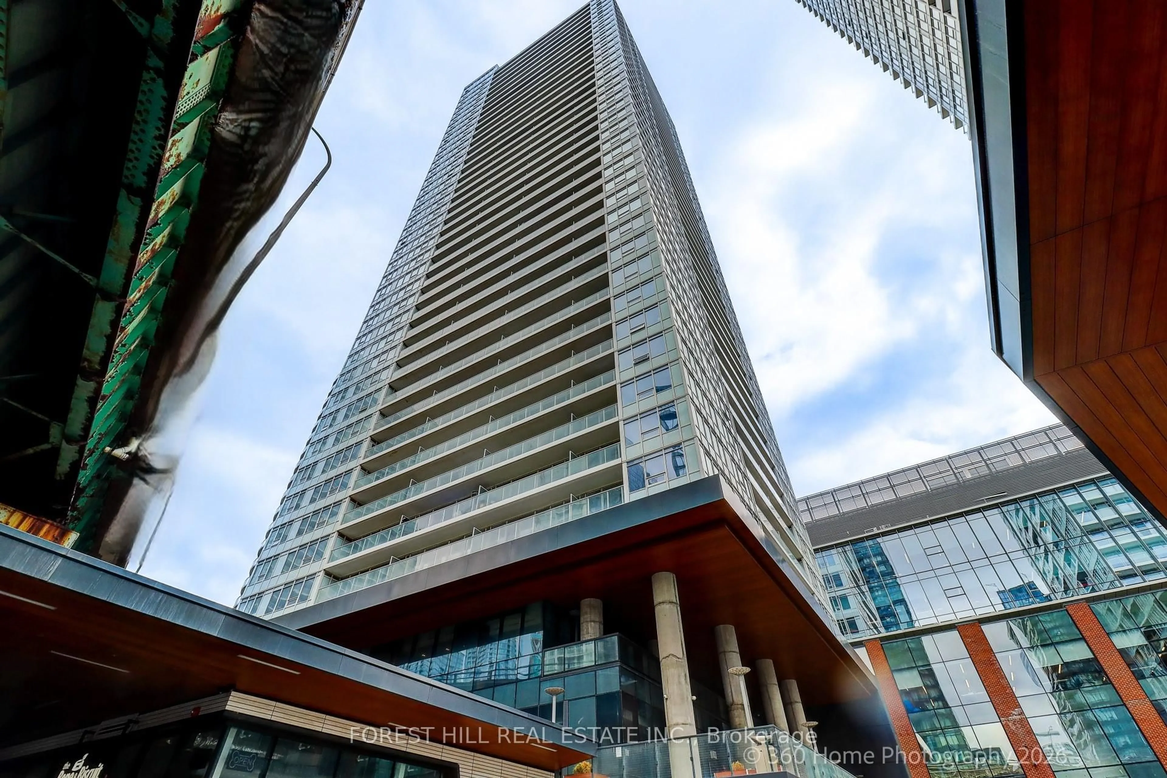 Indoor foyer for 17 Bathurst St #1215, Toronto Ontario M5V 0N1