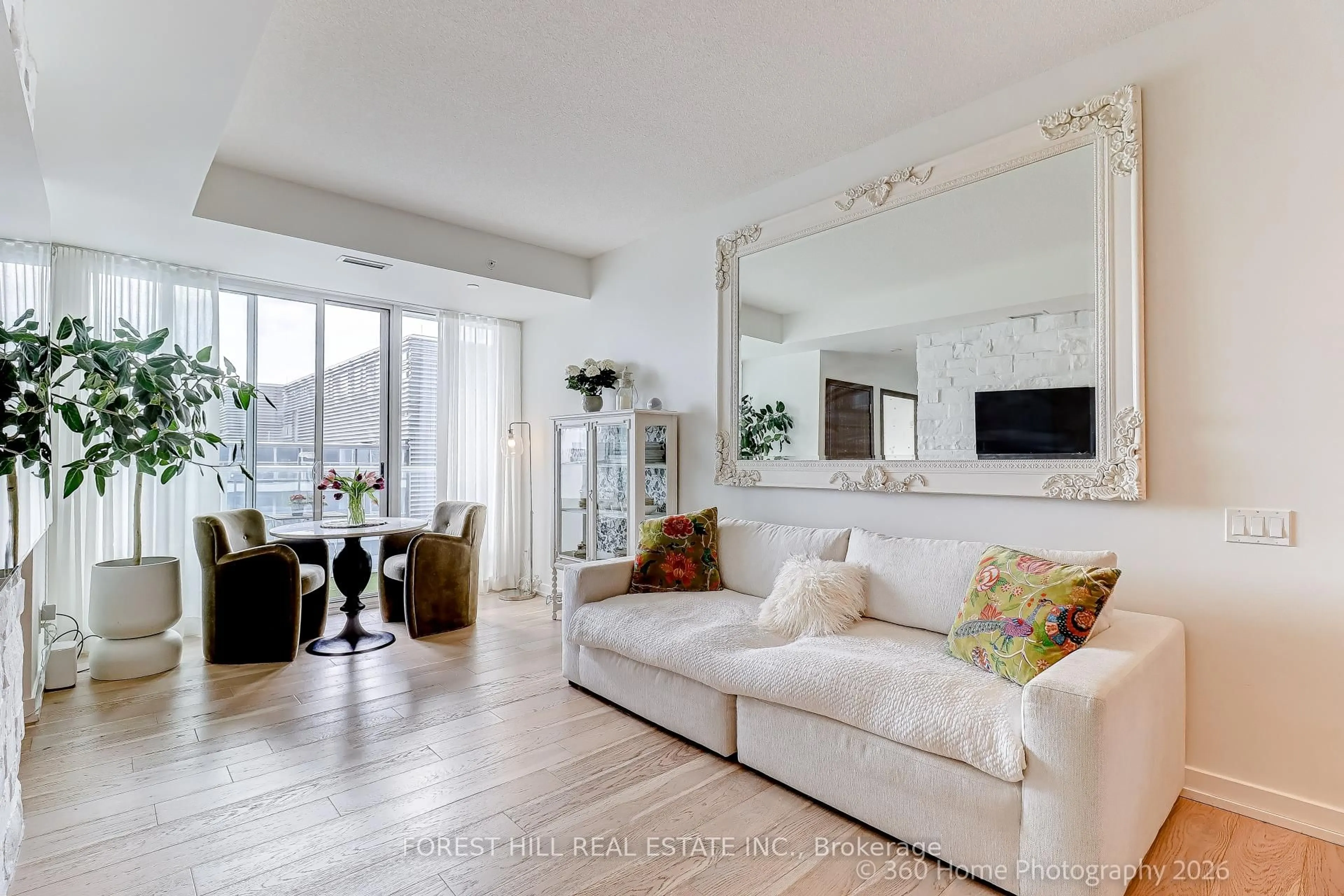 Living room with furniture, unknown for 17 Bathurst St #1215, Toronto Ontario M5V 0N1