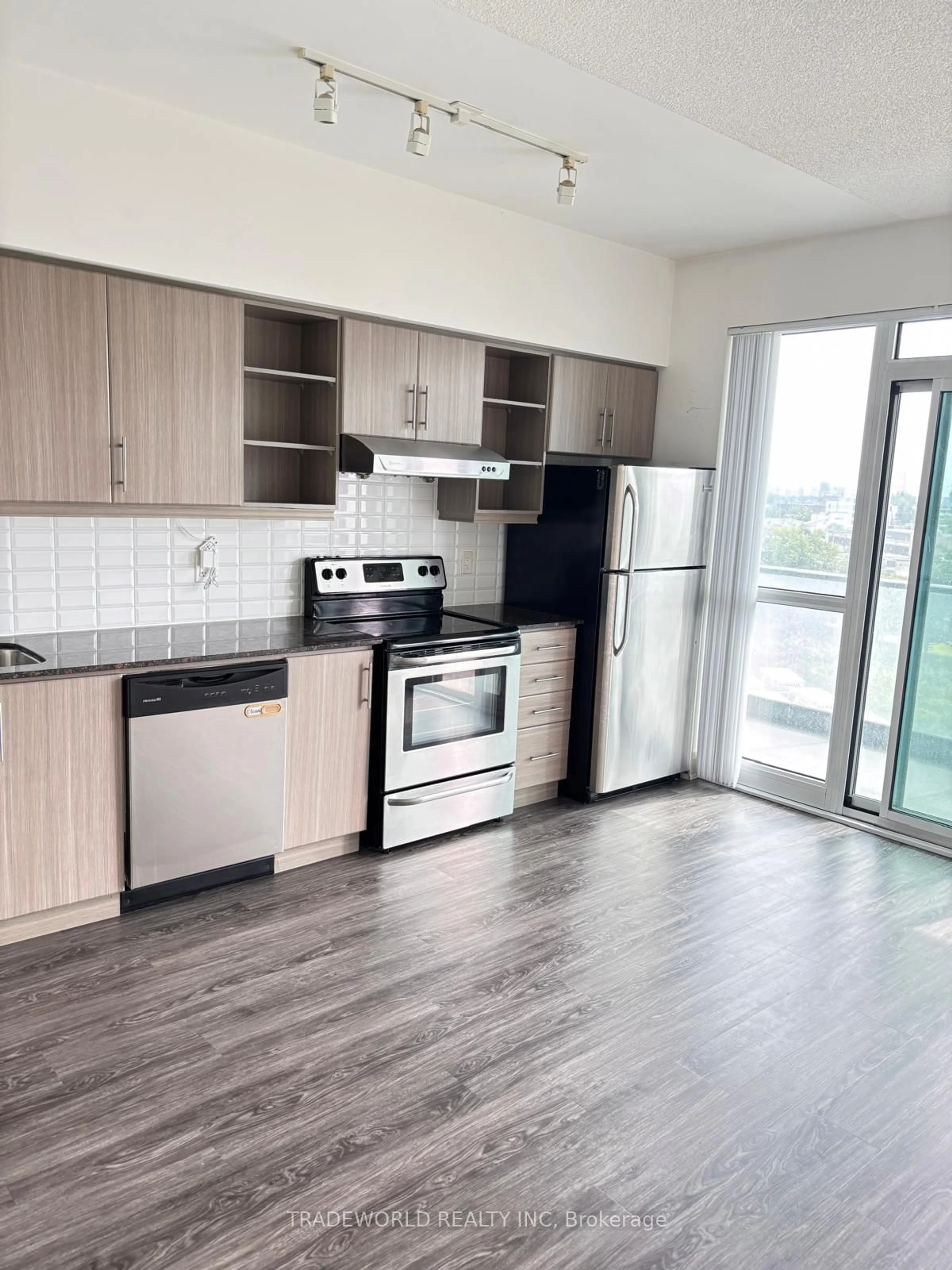 Standard kitchen, wood/laminate floor for 160 Vanderhoof Ave #508, Toronto Ontario M4G 2G6