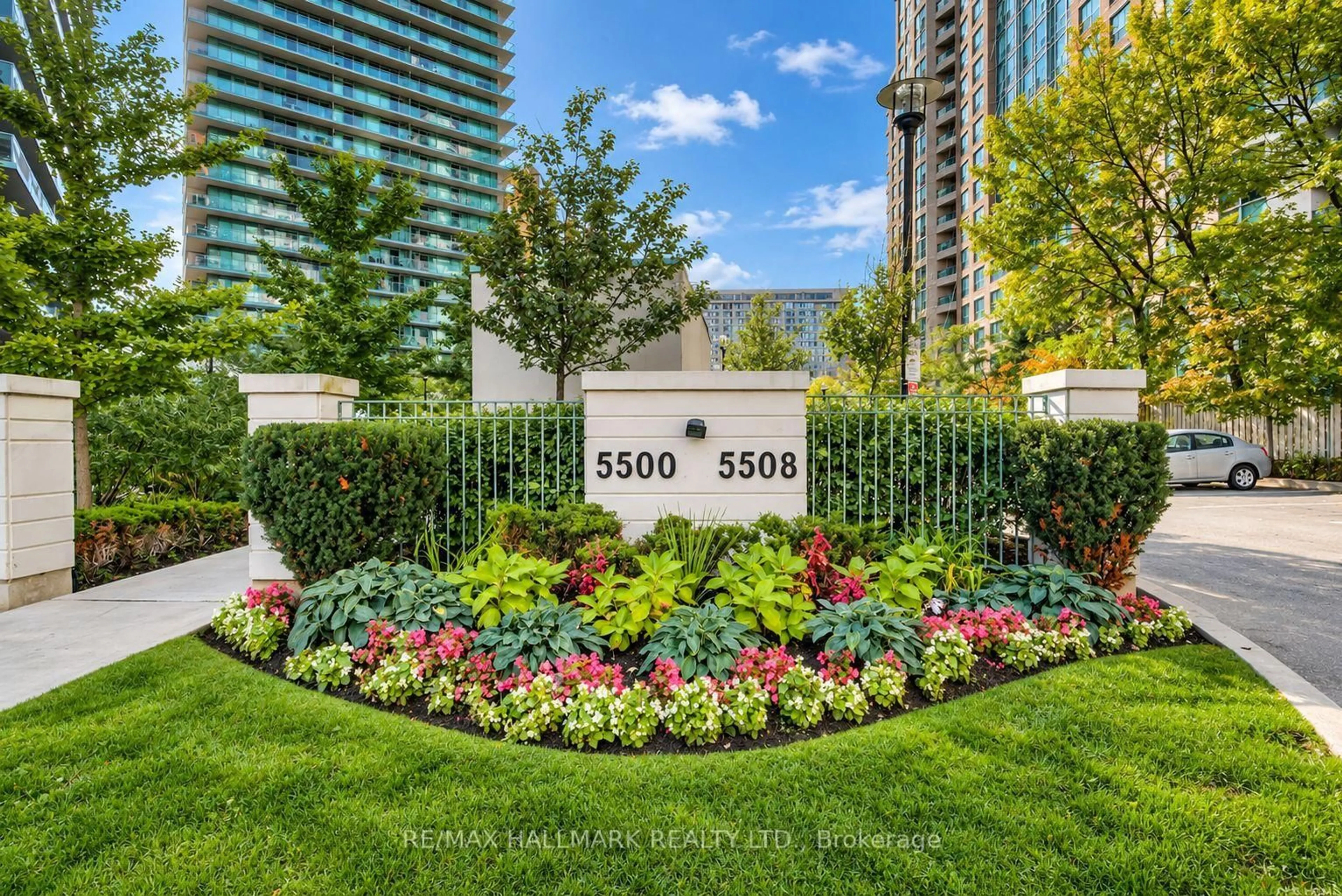 Patio, street for 5508 Yonge St #501, Toronto Ontario M2N 7L2