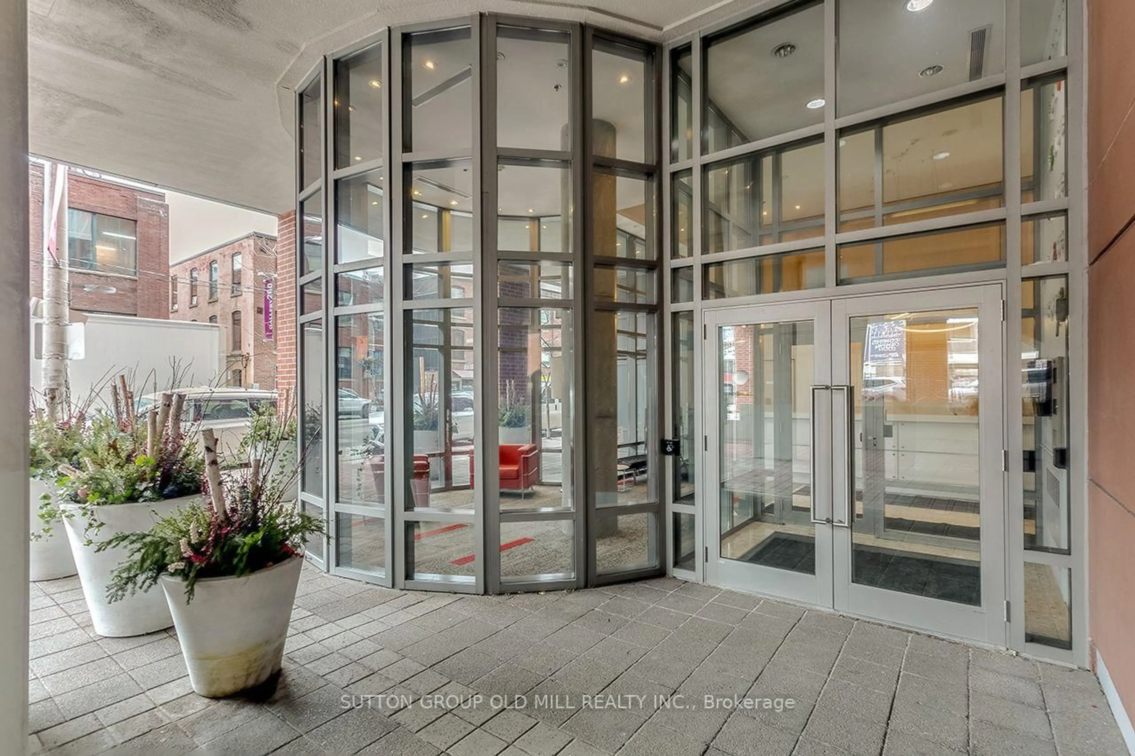 Indoor foyer for 255 Richmond St #PH2, Toronto Ontario M5A 4T7