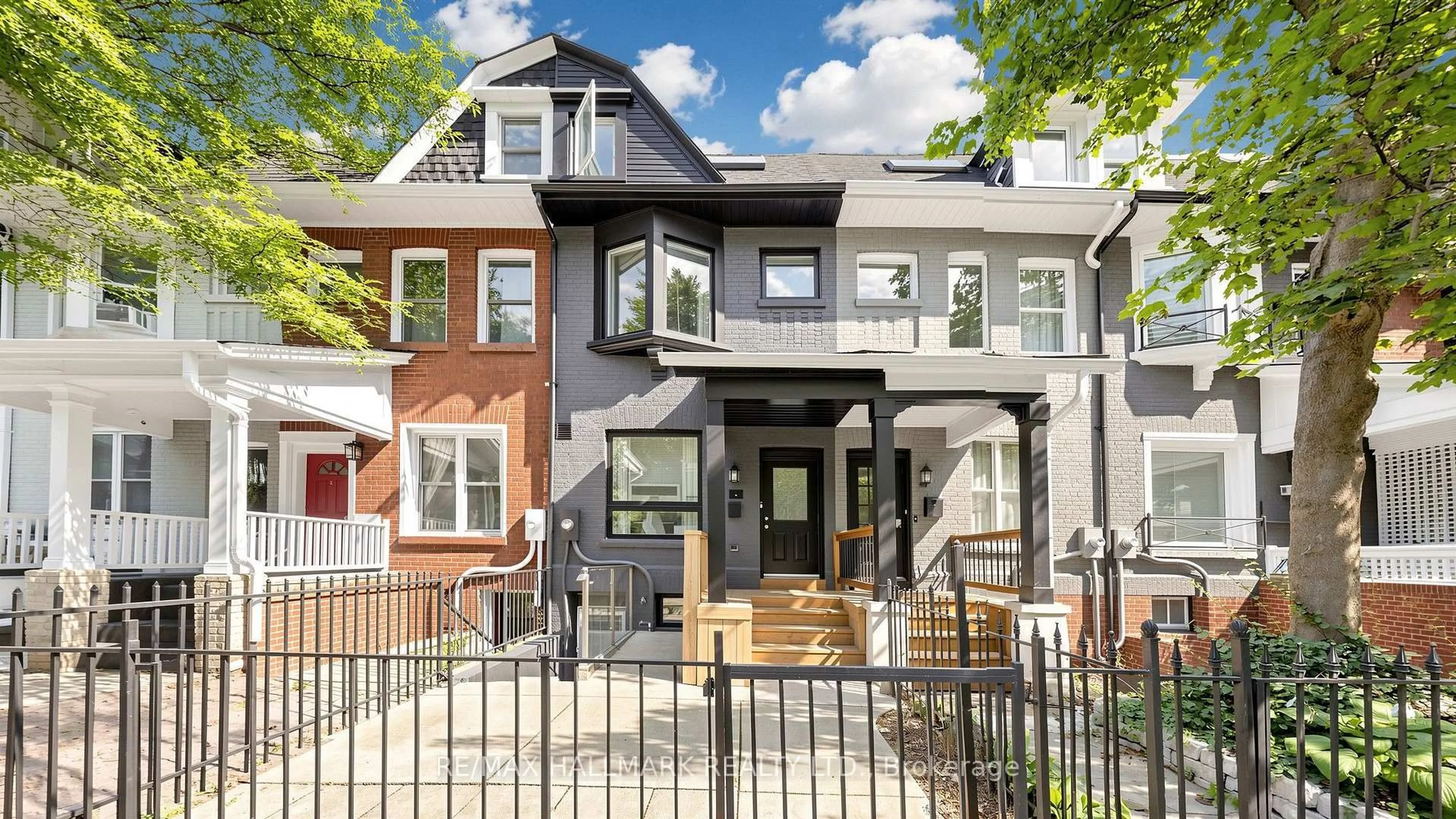Home with brick exterior material, street for 31 1/2 Granby St, Toronto Ontario M5B 1H8