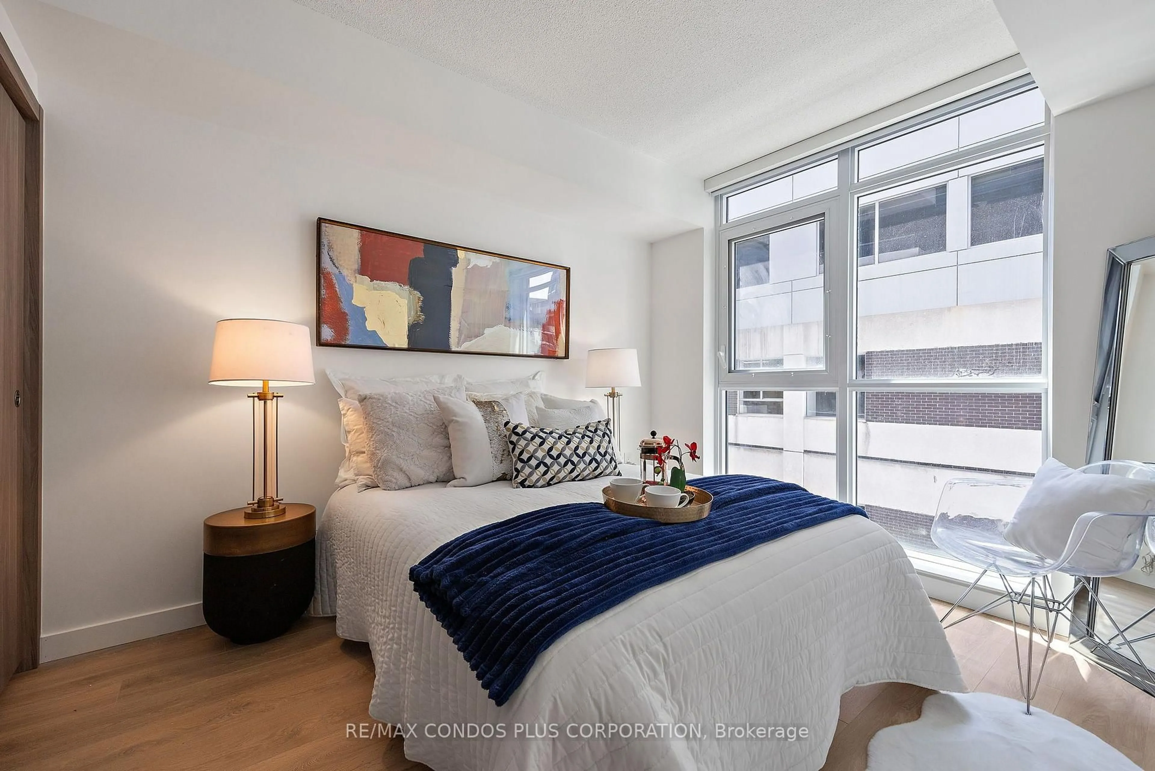 Bedroom with bed, unknown for 38 Widmer St #810, Toronto Ontario M5V 0P7