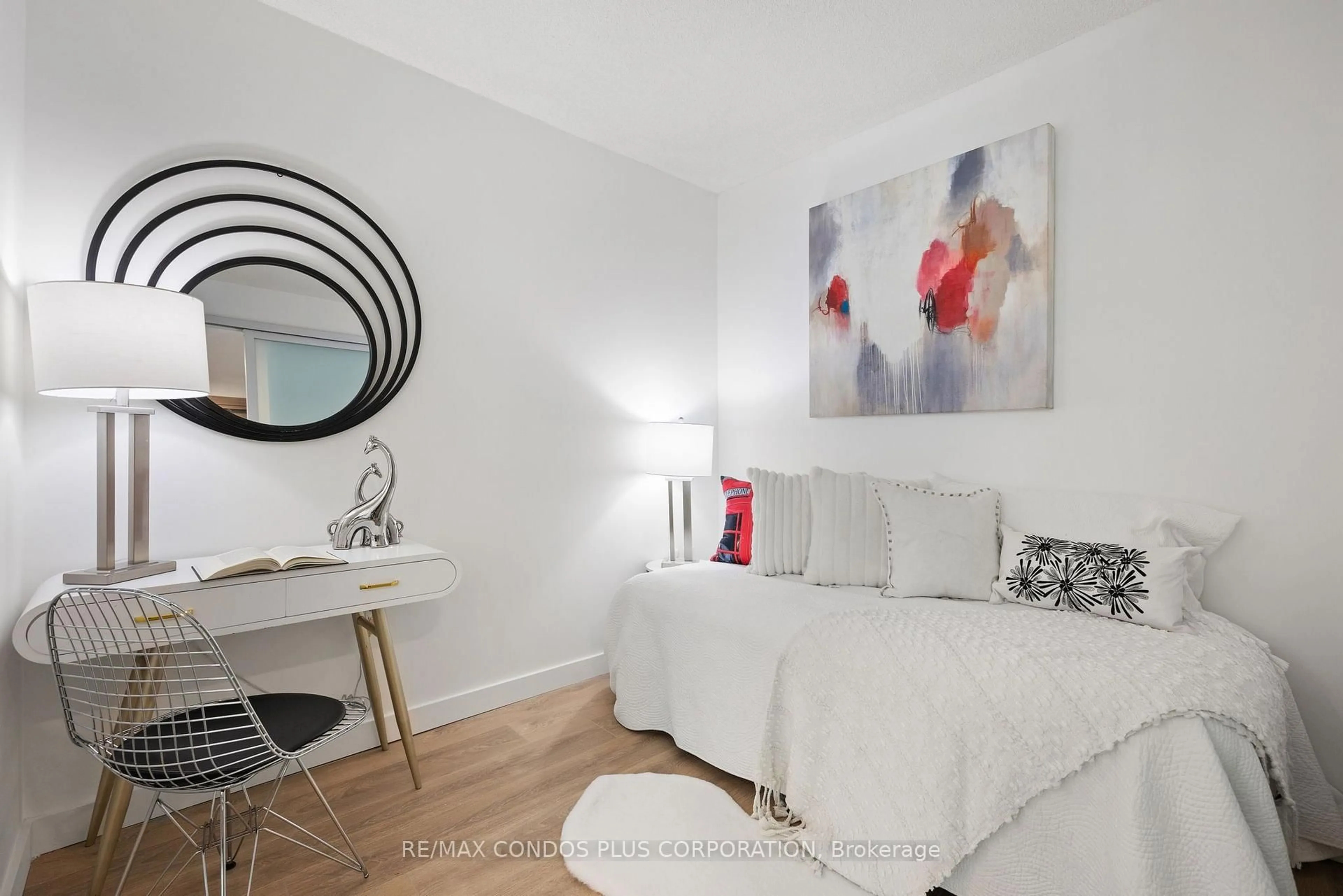 A pic of a room for 38 Widmer St #810, Toronto Ontario M5V 0P7