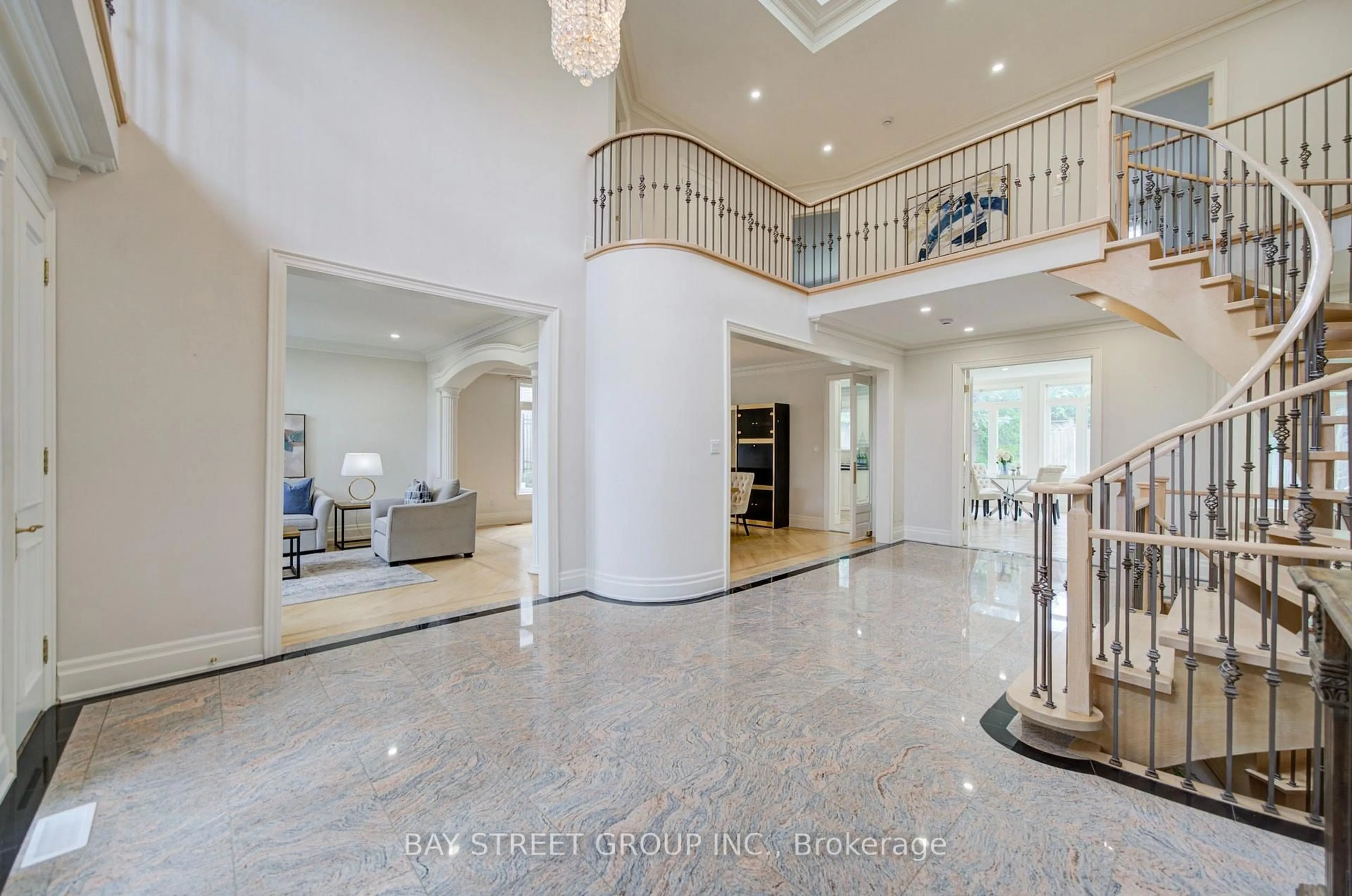 Indoor foyer for 58 Bowan Crt, Toronto Ontario M2K 3A7