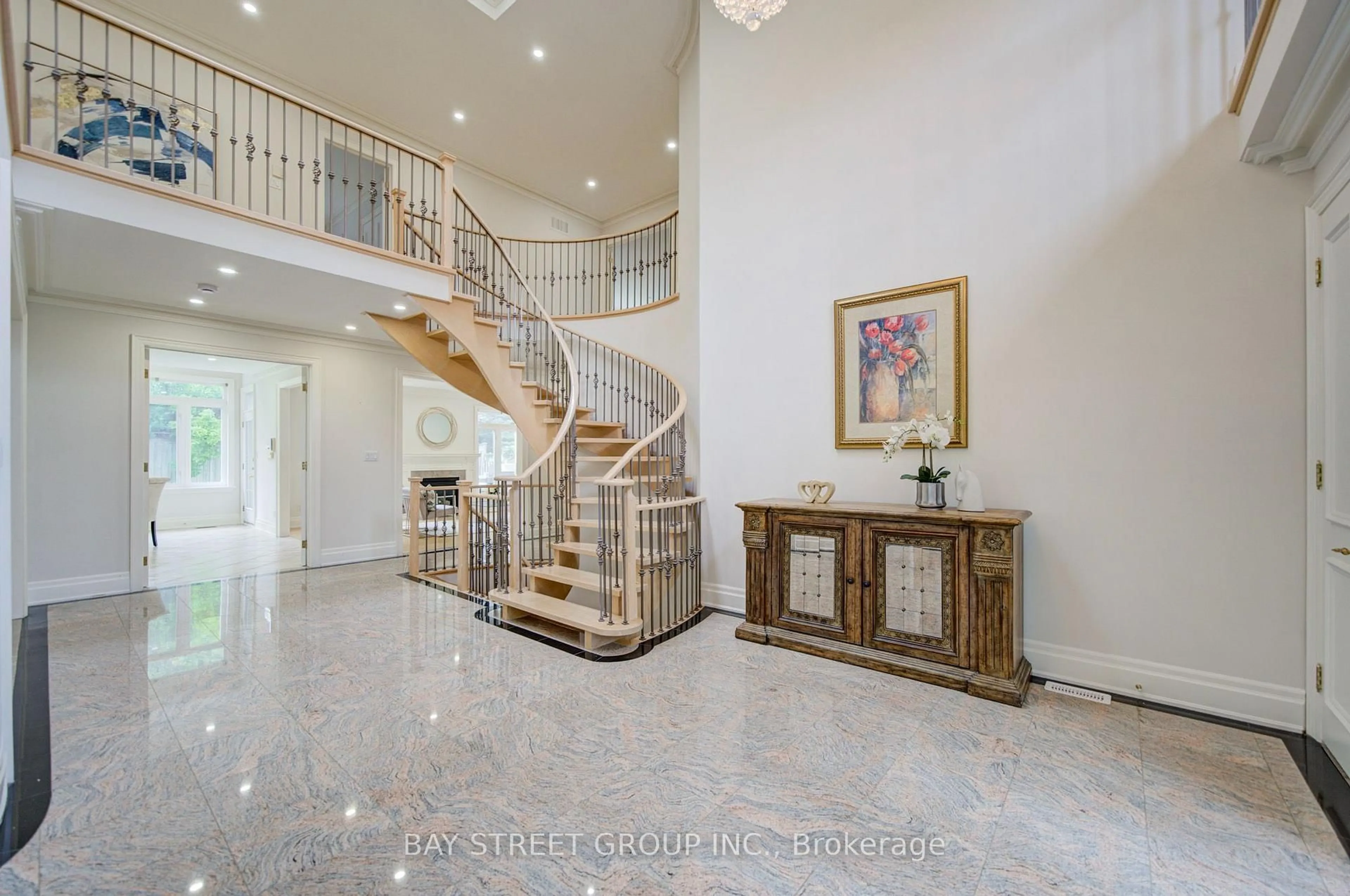 Indoor foyer for 58 Bowan Crt, Toronto Ontario M2K 3A7
