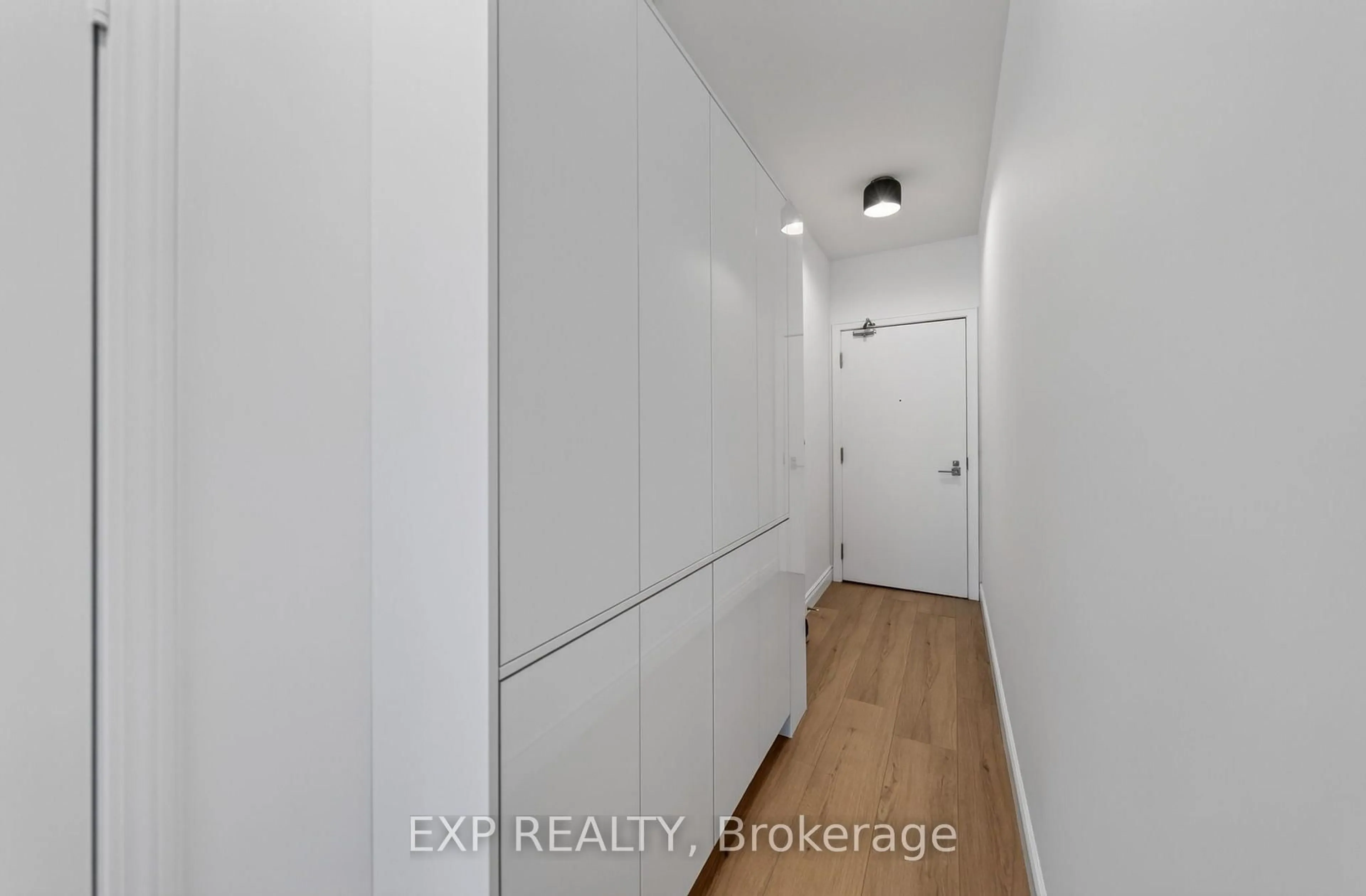 Unknown for 352 Front St #1916, Toronto Ontario M5V 0K3