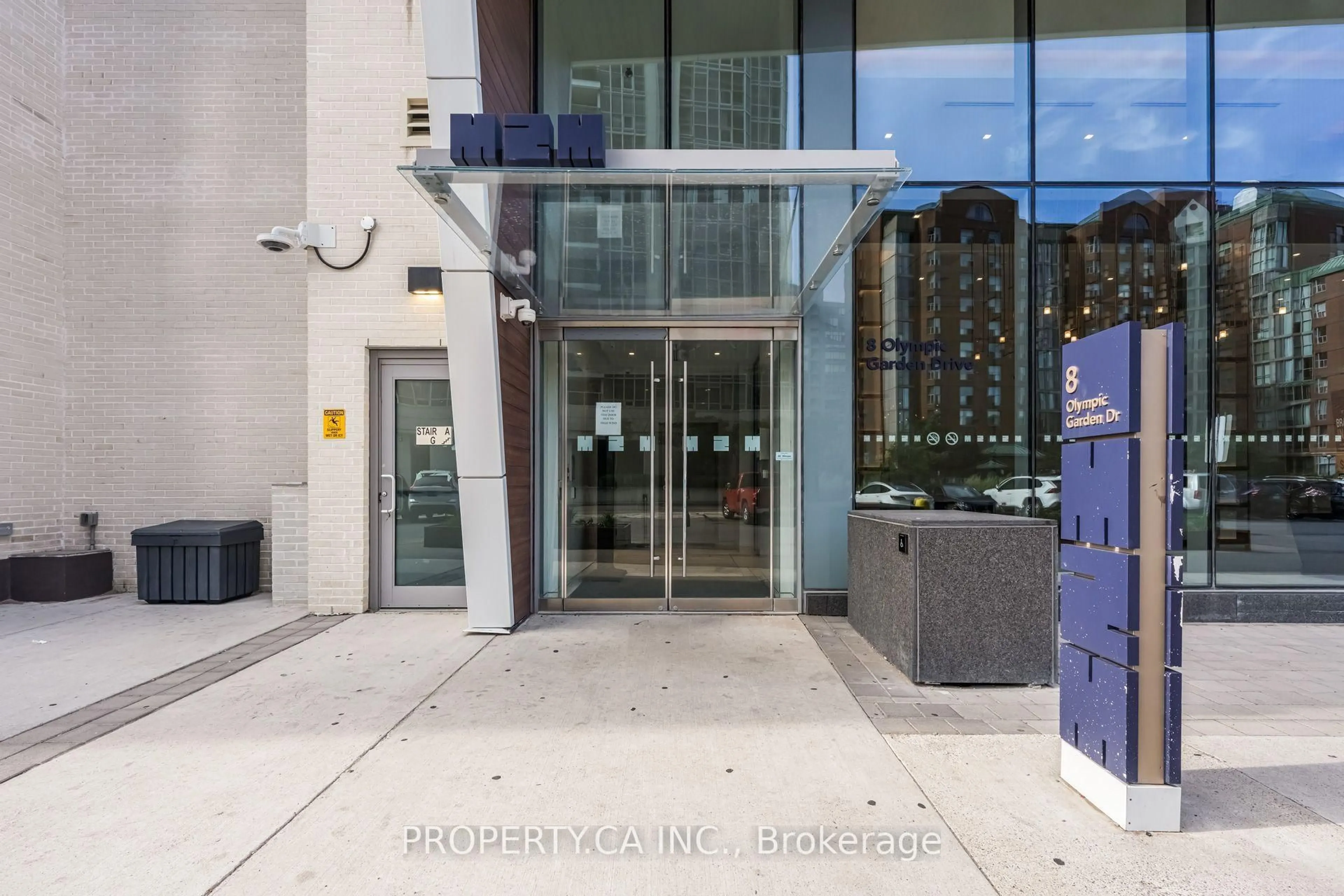 Indoor foyer for 8 Olympic Garden Dr #2903, Toronto Ontario M2M 0B9