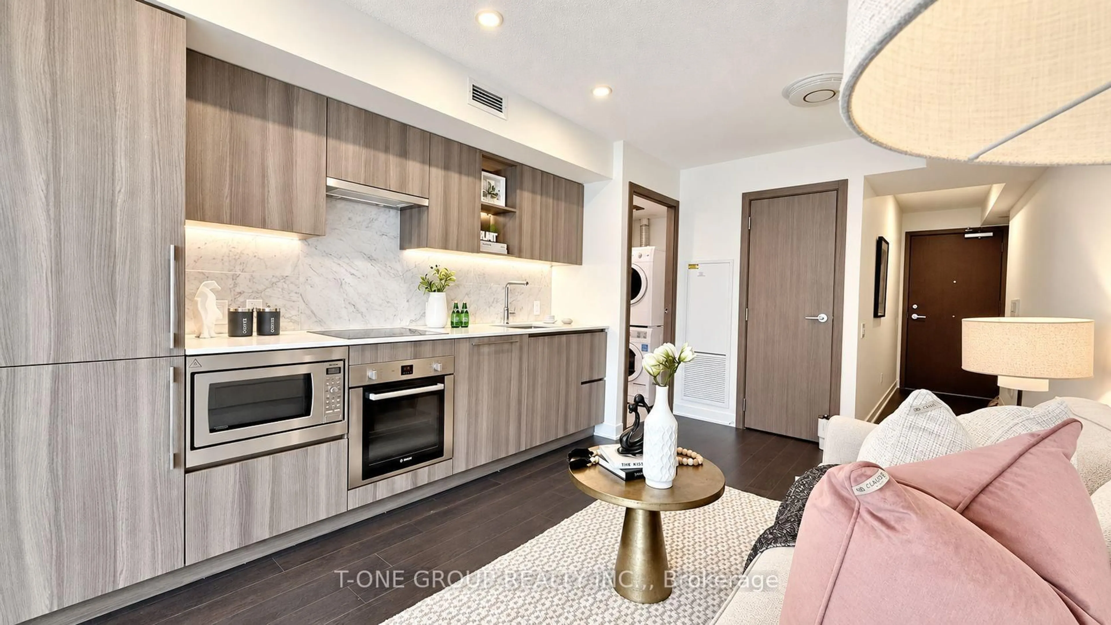 Open concept kitchen, unknown for 19 Bathurst St #1502, Toronto Ontario M5V 0N2