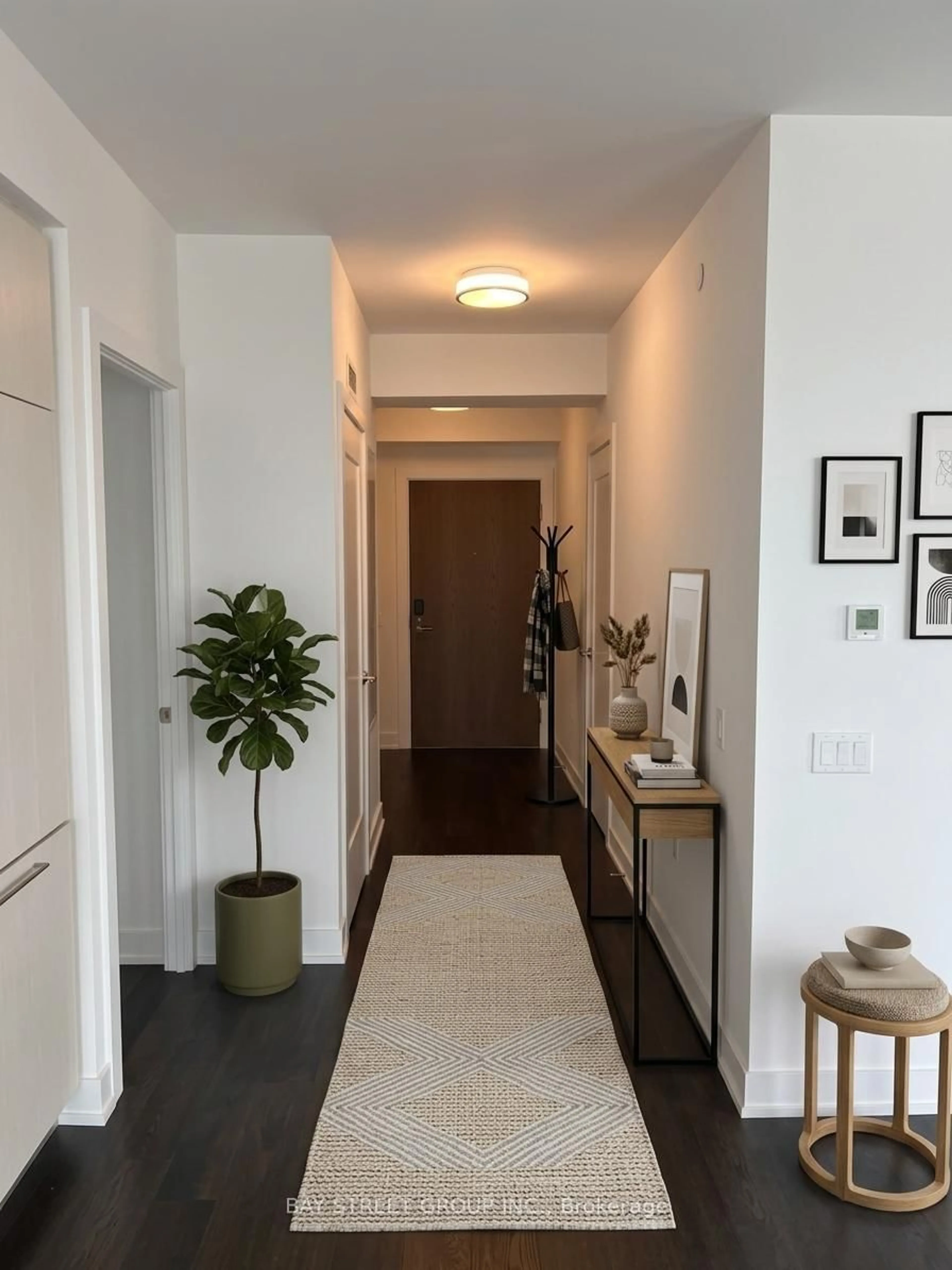 Indoor entryway for 30 Inn on the Park Dr #2304, Toronto Ontario M3C 0P7