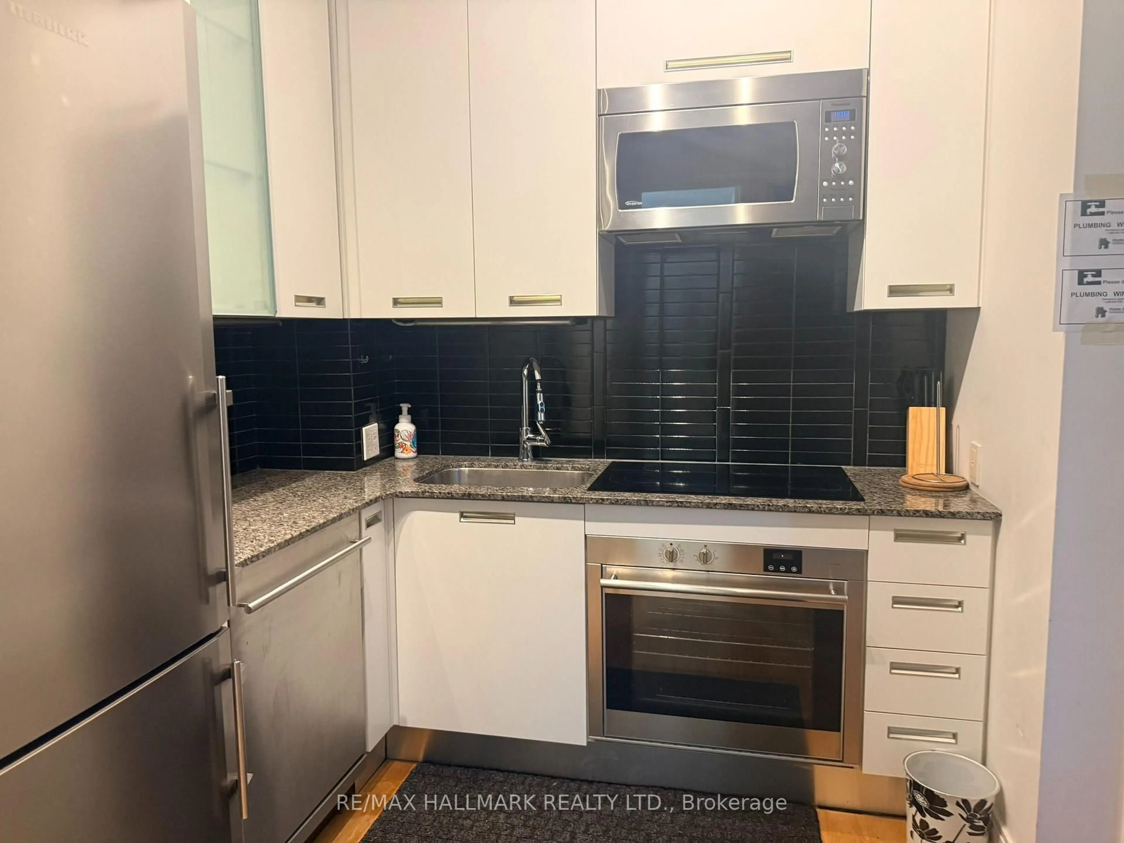 Standard kitchen, unknown for 21 Balmuto St #803, Toronto Ontario M4Y 1W4