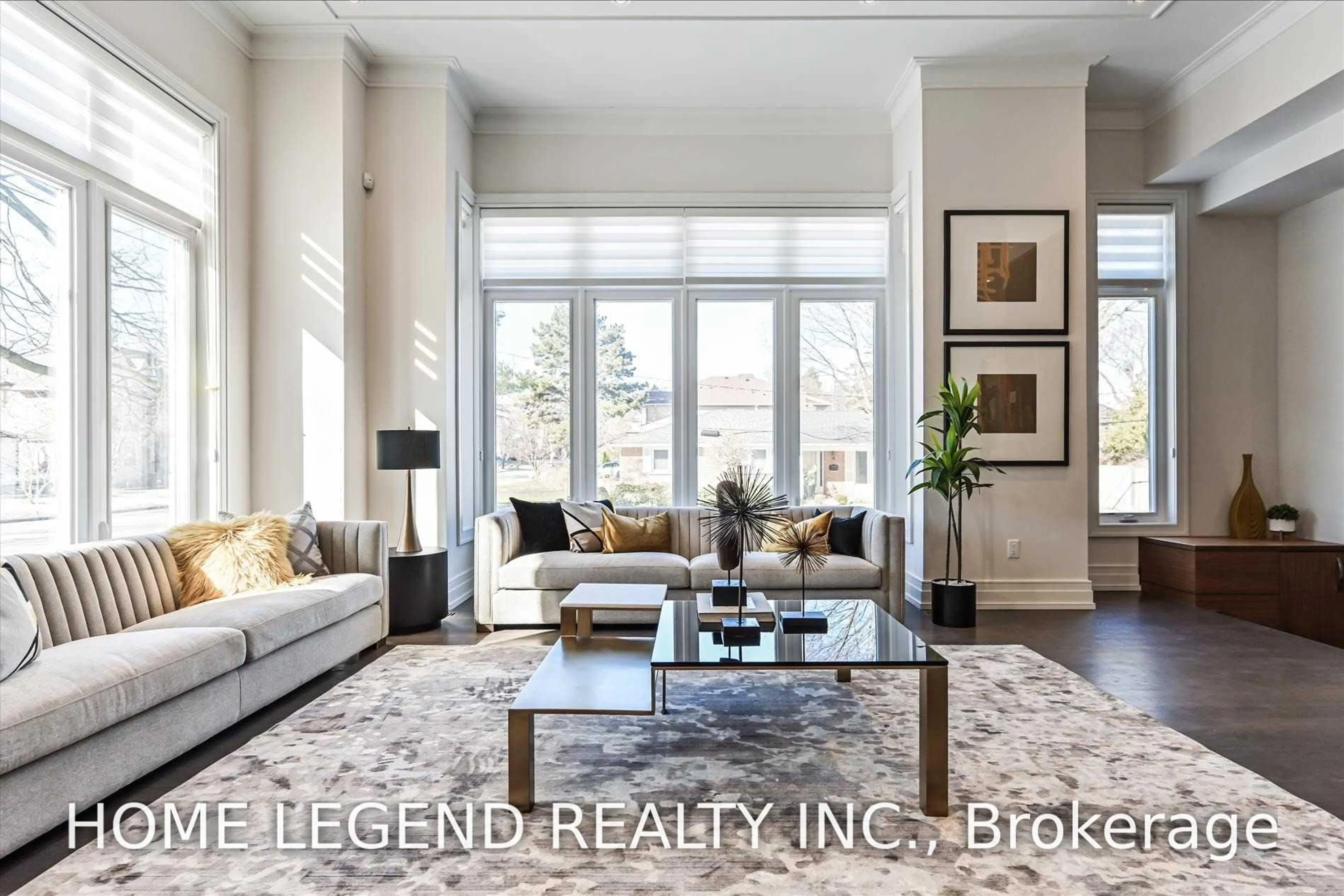 Living room with furniture, unknown for 272 Hillcrest Ave, Toronto Ontario M2N 3P4
