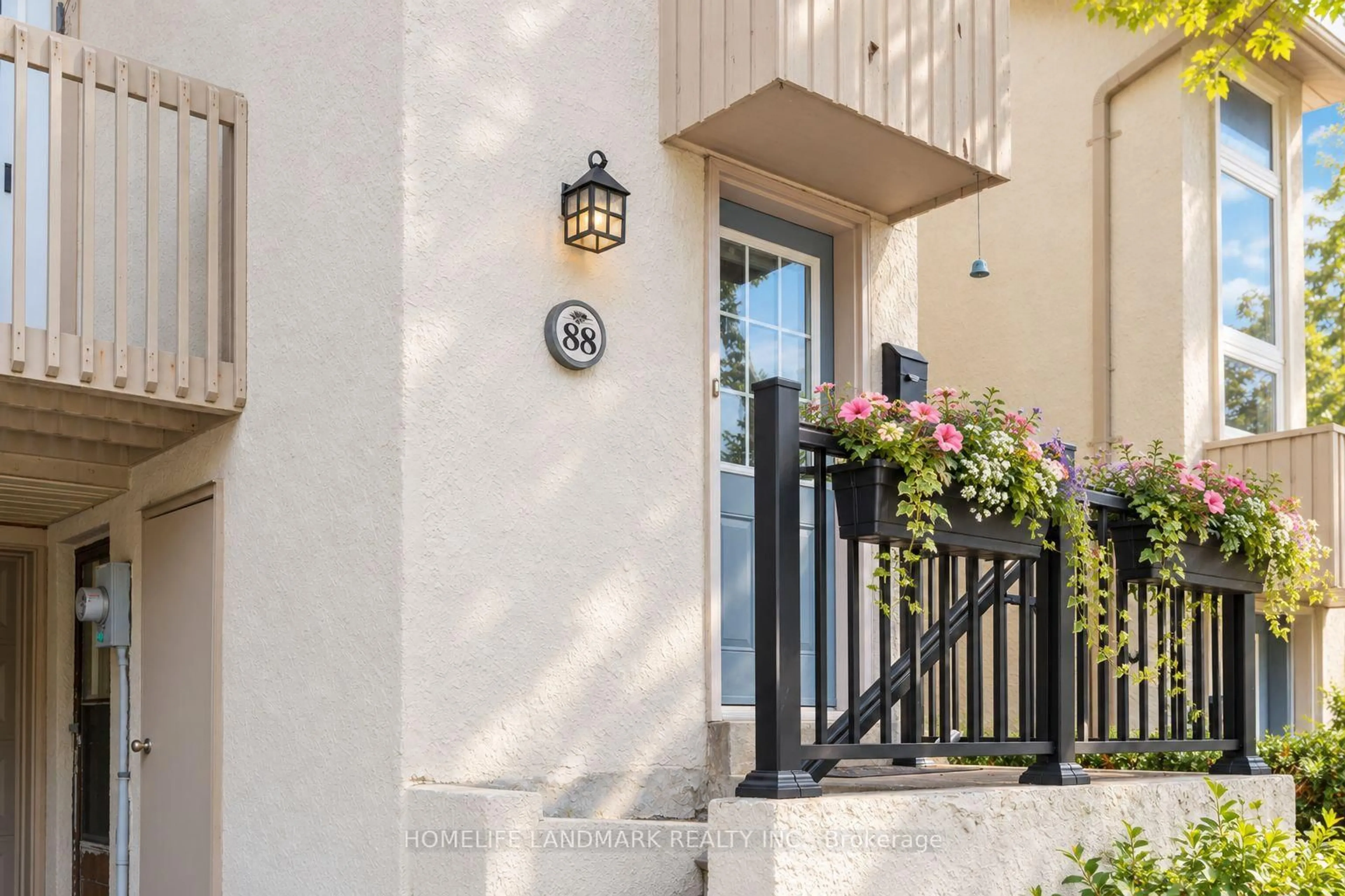 Indoor entryway for 88 Cheryl Shepway, Toronto Ontario M2J 4R6