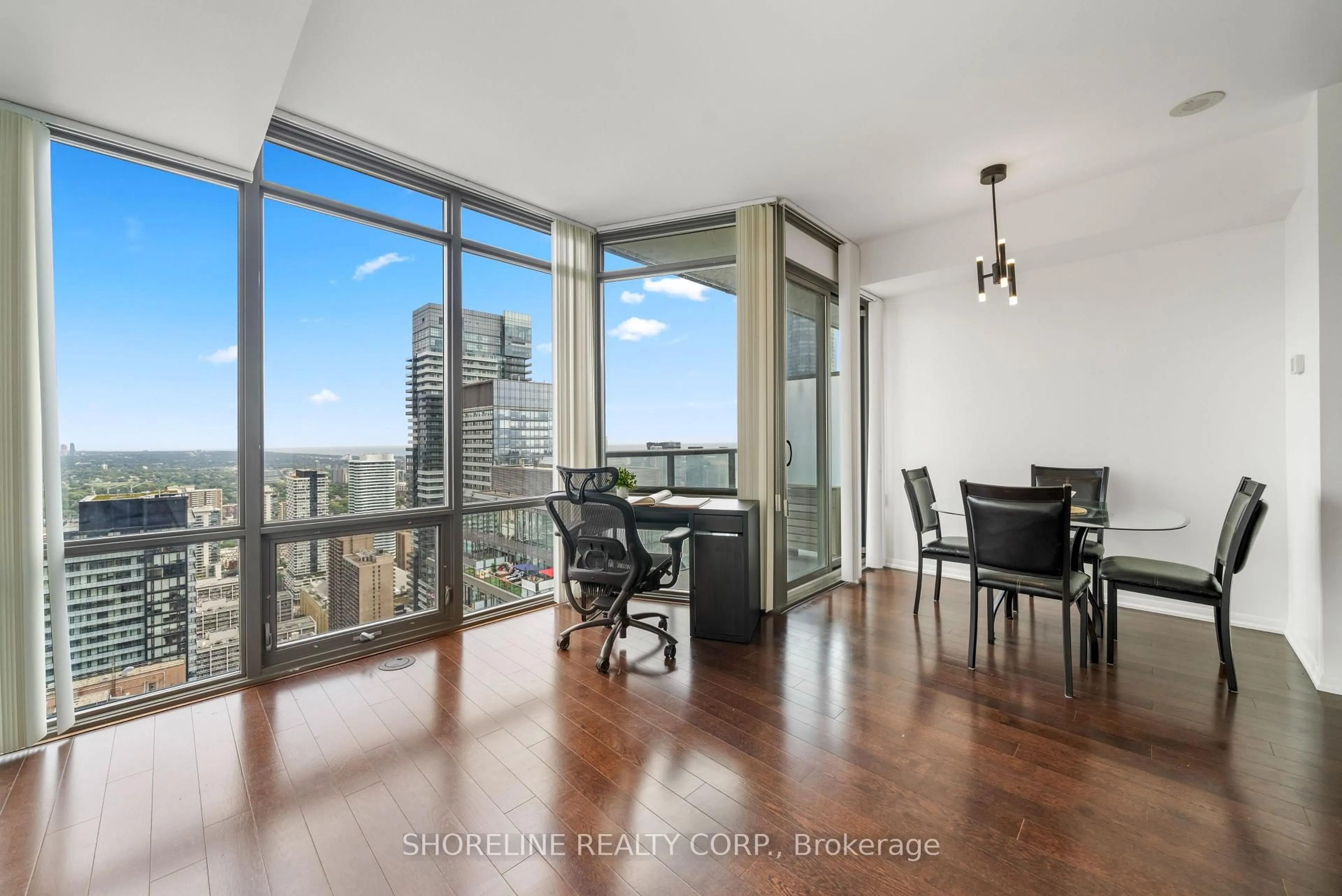 Dining room, wood/laminate floor for 832 Bay St #4807, Toronto Ontario M5S 1Z6