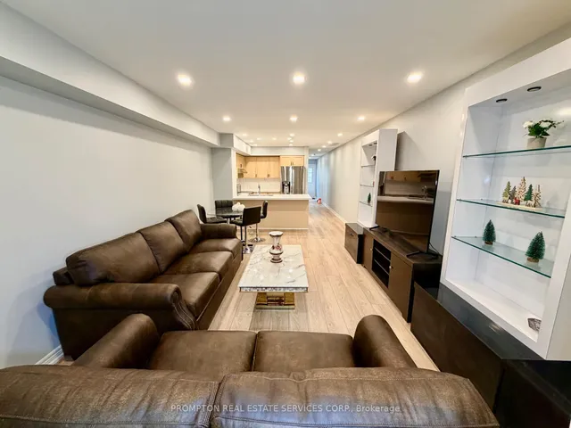 285 ANTIBES Dr #11, Toronto 5