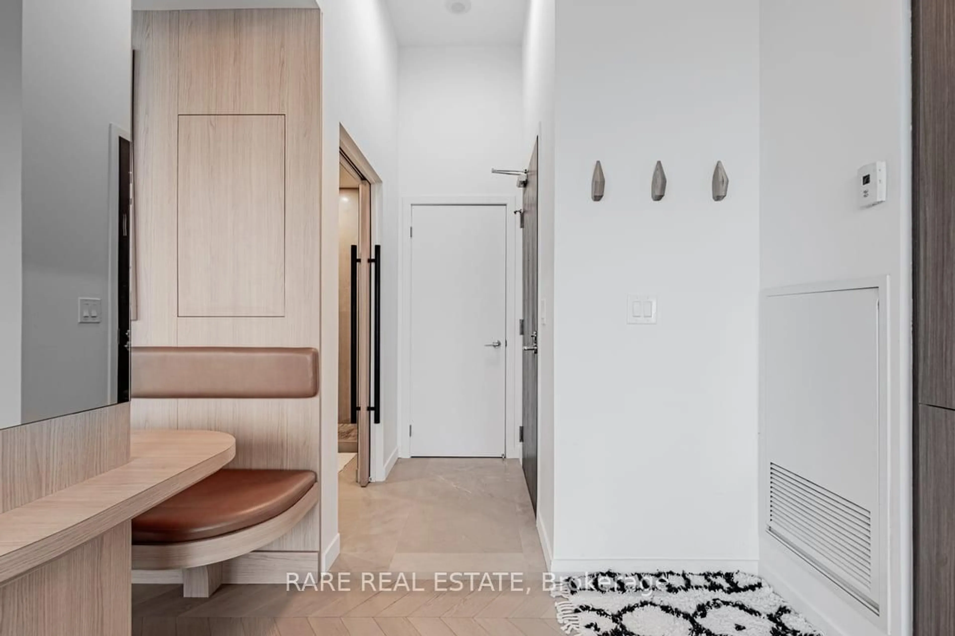 Indoor entryway for 297 College St #PH5, Toronto Ontario M5T 0C2