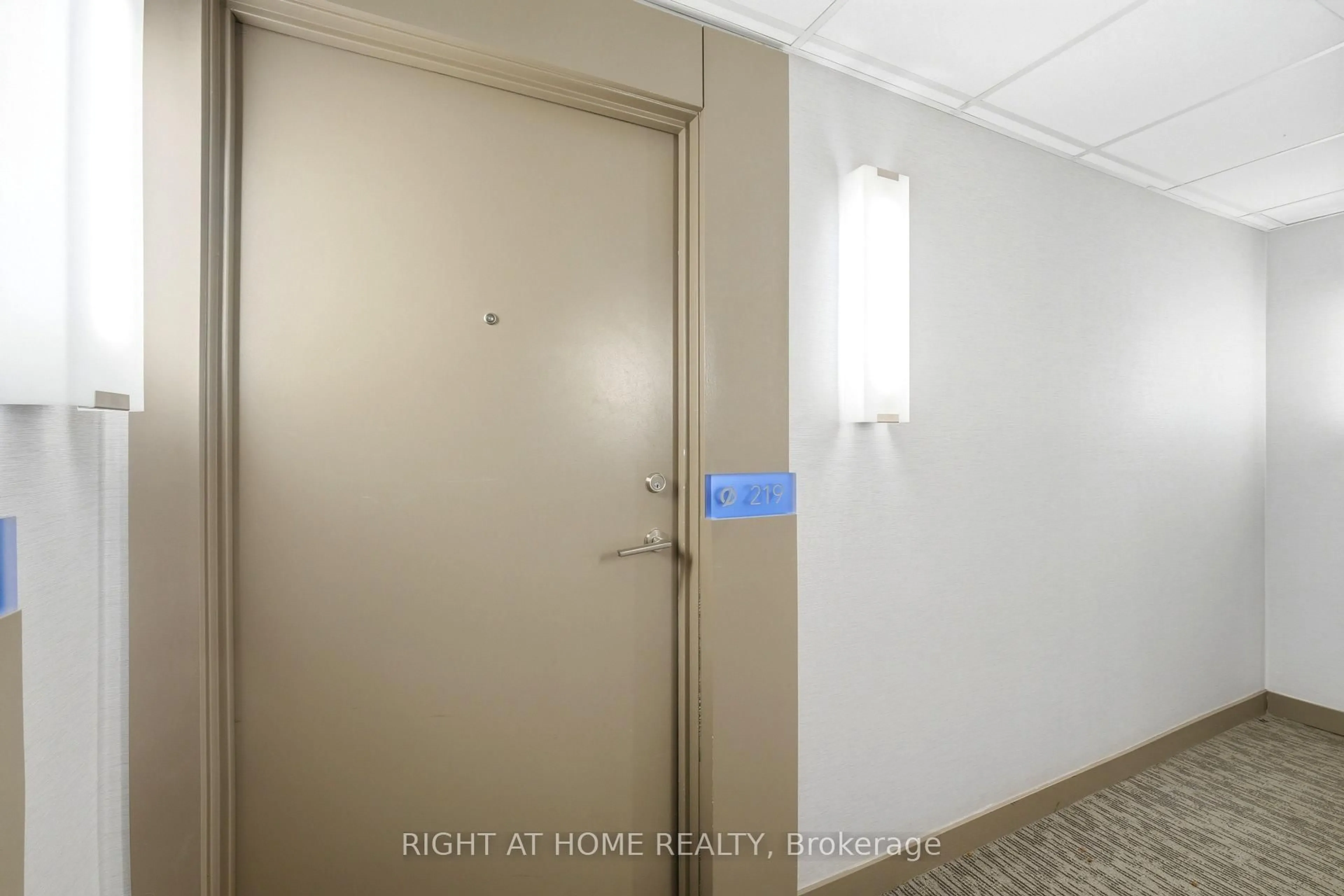 A pic of a room for 72 ESTHER SHINER Blvd #219, Toronto Ontario M2K 0C4