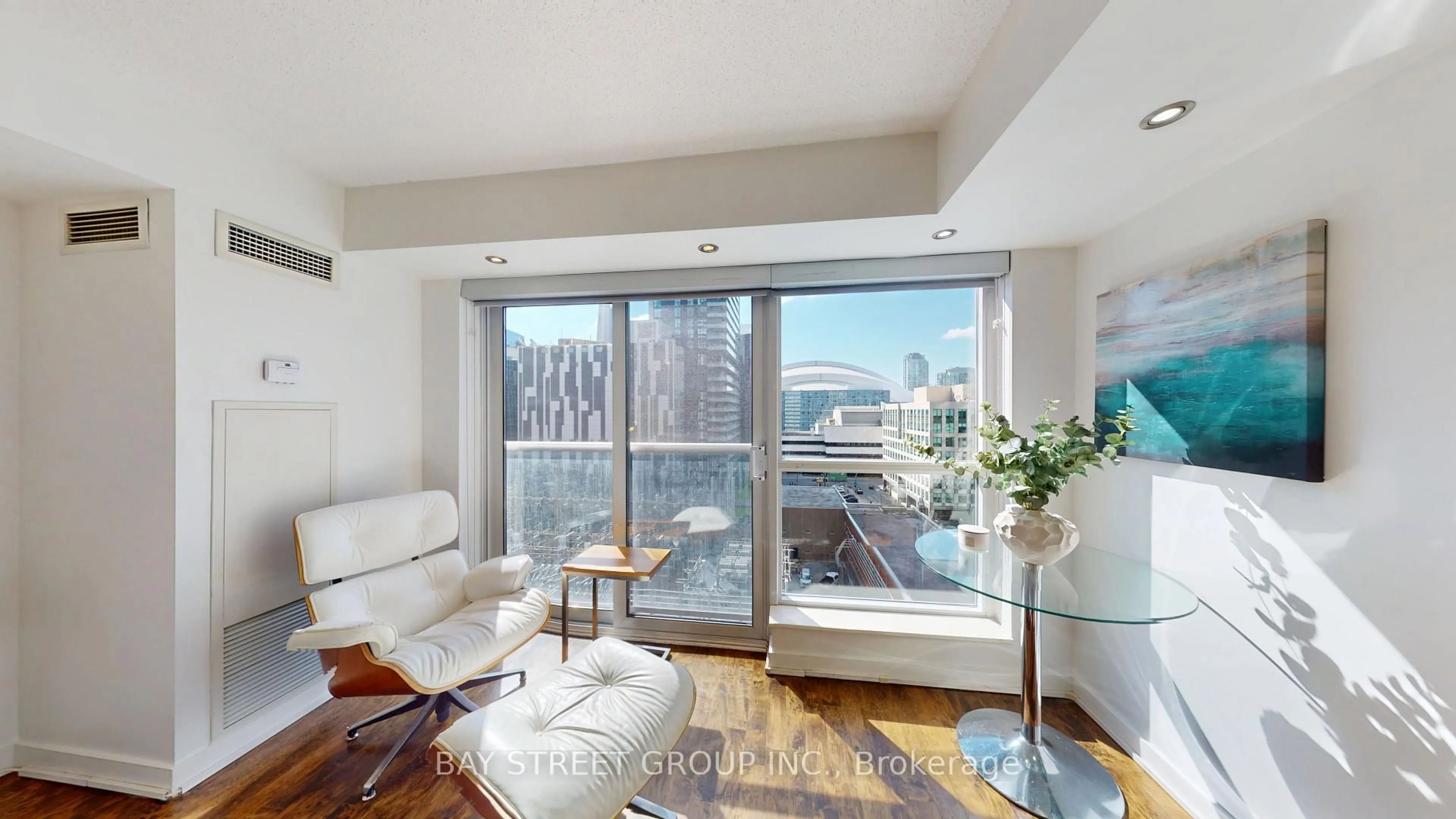 Living room with furniture, unknown for 250 Wellington St #1134, Toronto Ontario M5V 3P6