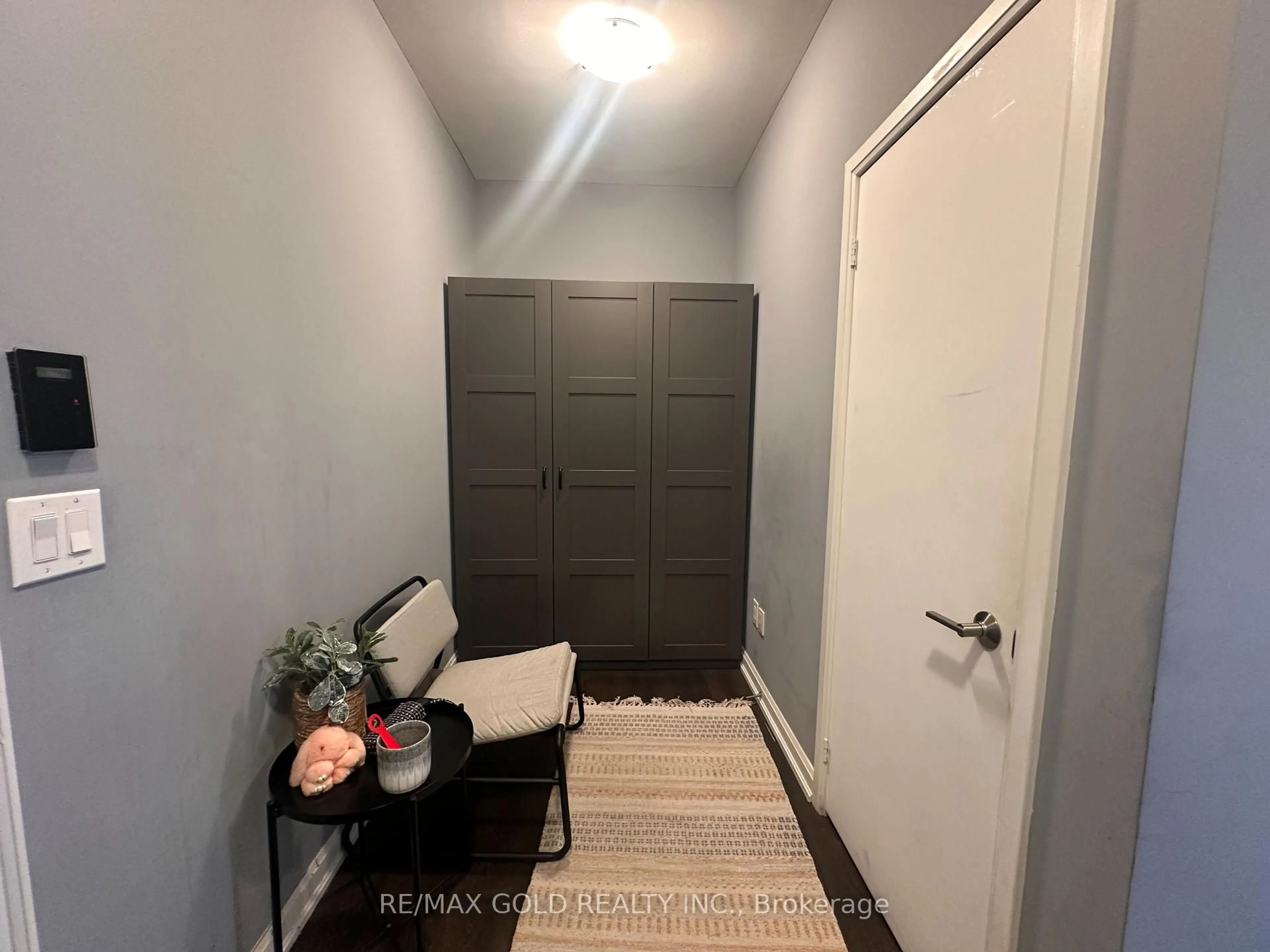 Indoor entryway for 11 Bogert Ave #702, Toronto Ontario M2N 1K4