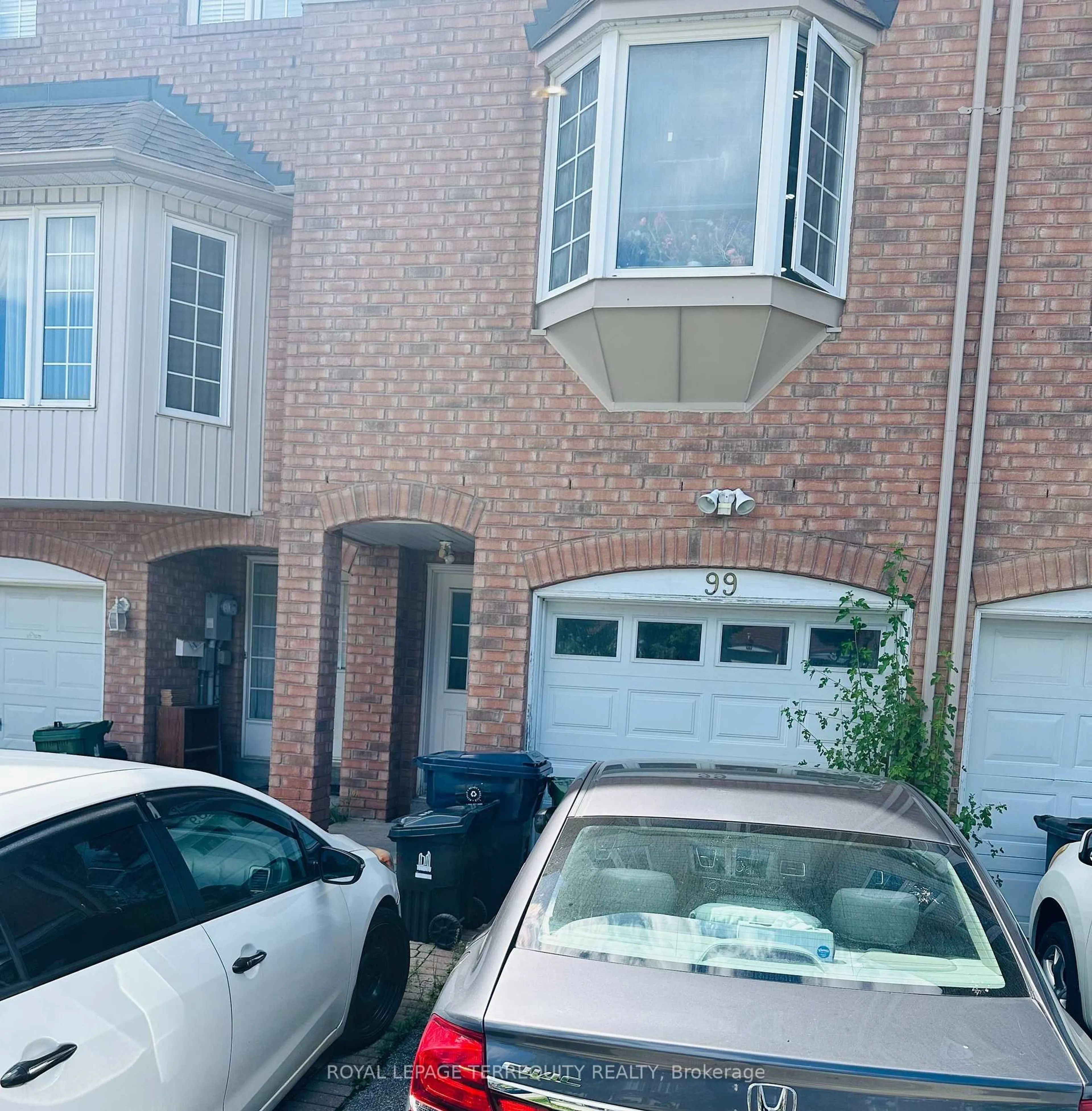 Unknown for 99 Sufi Cres, Toronto Ontario M4A 2X2