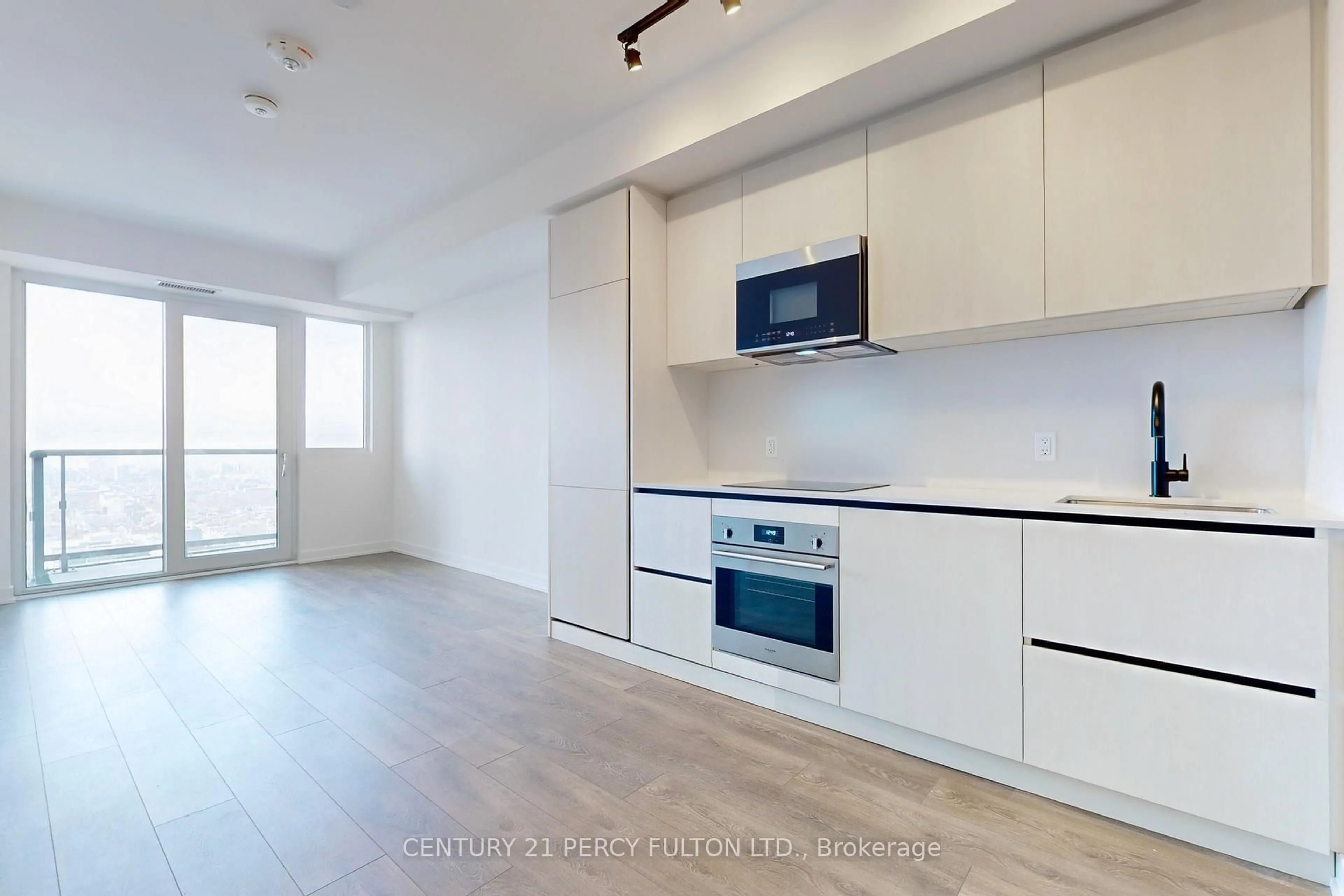 Standard kitchen, unknown for 108 Peter St #4712, Toronto Ontario M5V 0W2