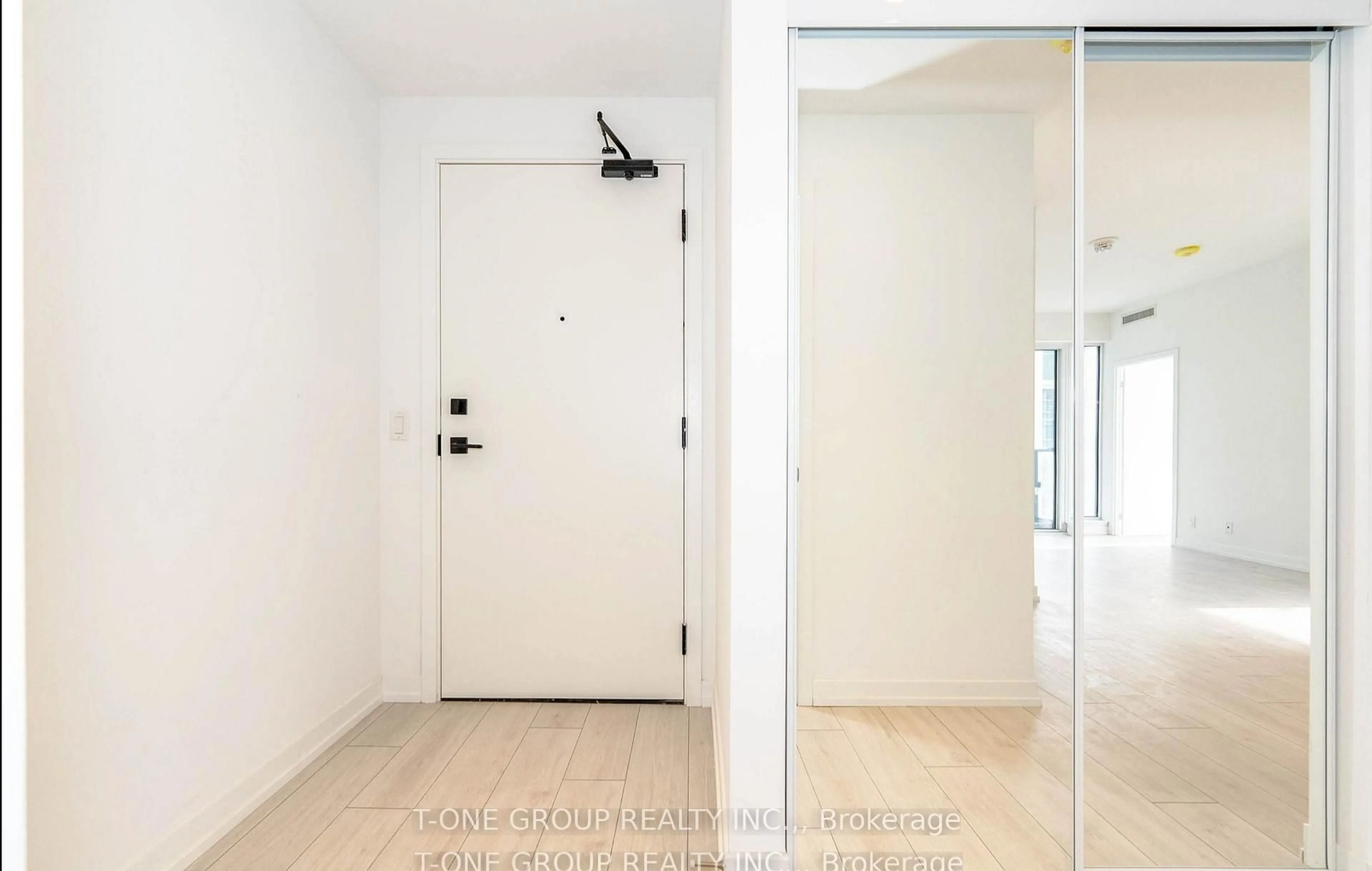 Indoor entryway for 55 Mercer St #1202, Toronto Ontario M5V 0W4