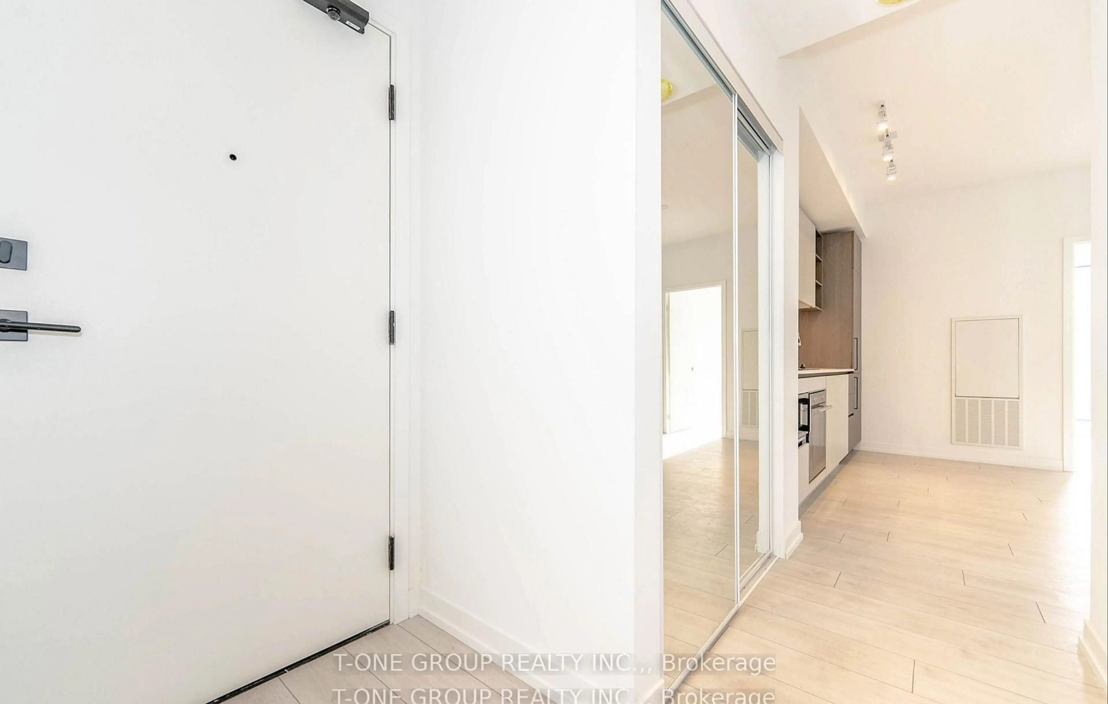 Indoor entryway for 55 Mercer St #1202, Toronto Ontario M5V 0W4