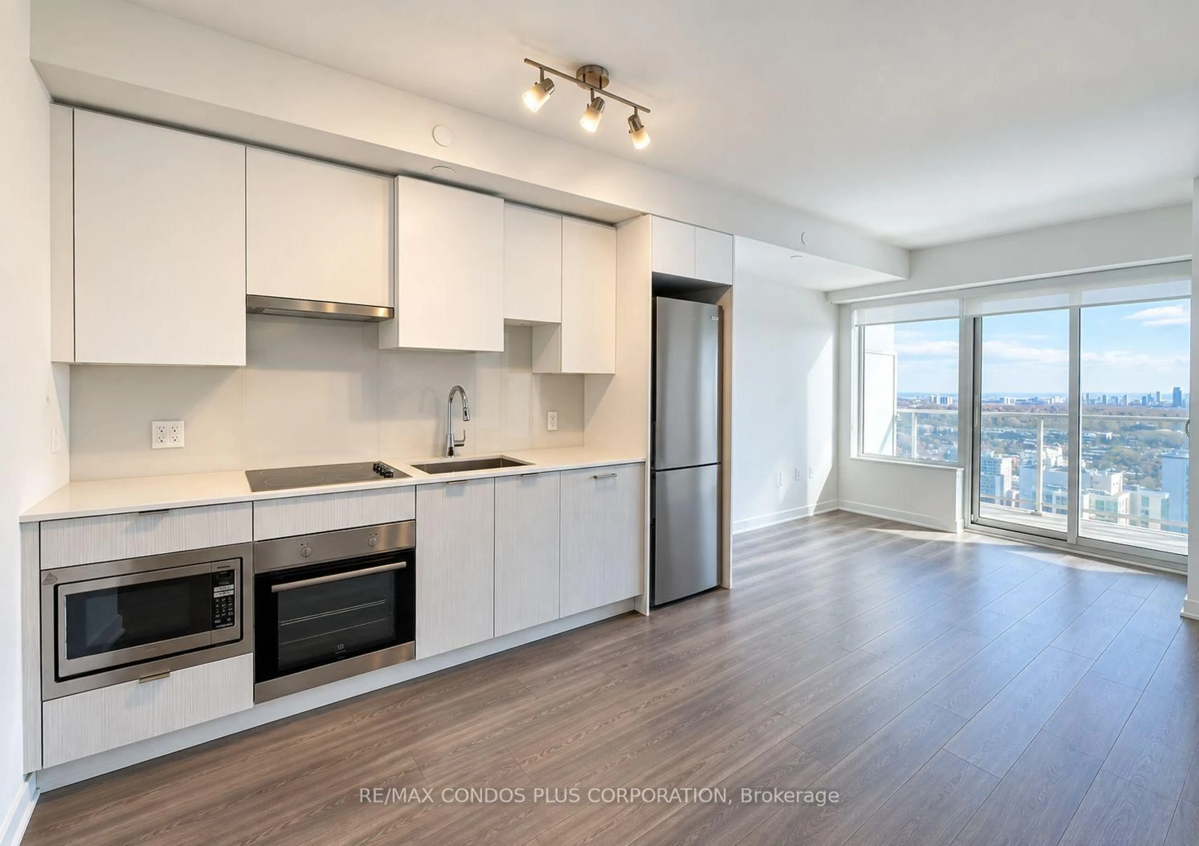 Standard kitchen, wood/laminate floor for 195 Redpath Ave #3508, Toronto Ontario M4P 0E4