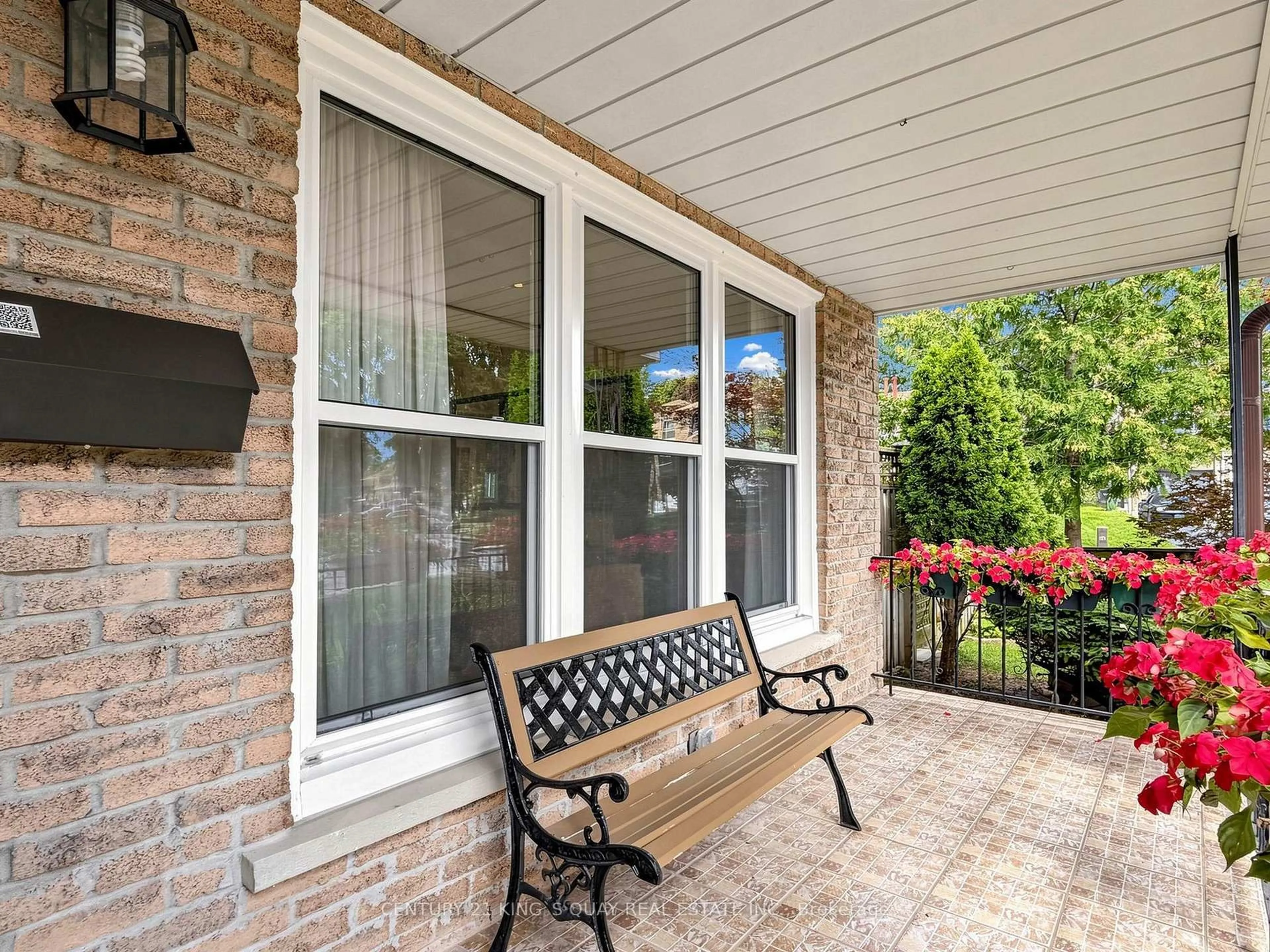 Patio, street for 22 Mistflower Rd, Toronto Ontario M2H 3G6
