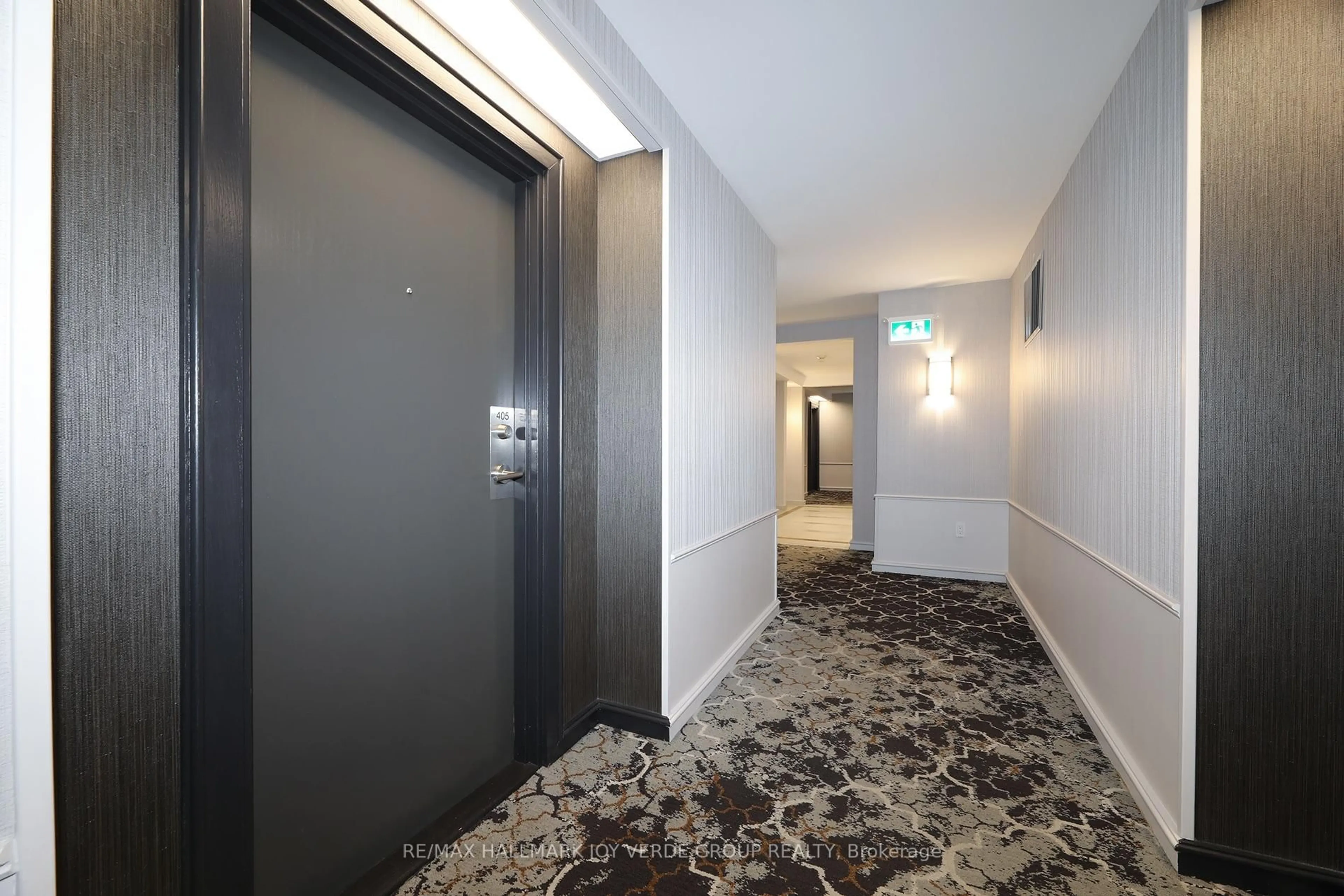 Indoor foyer for 5 Kenneth Ave #405, Toronto Ontario M2N 6M7