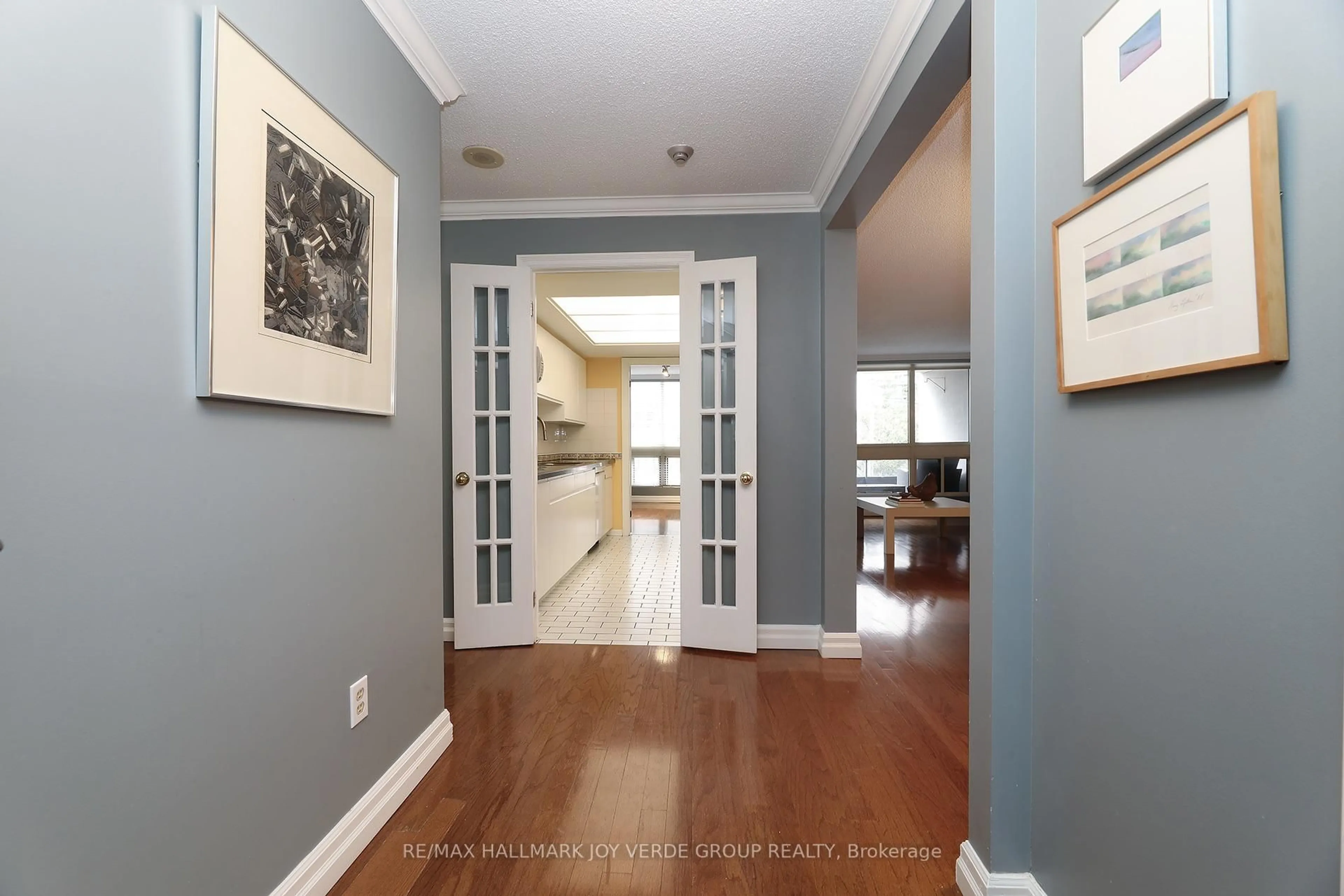 Indoor entryway for 5 Kenneth Ave #405, Toronto Ontario M2N 6M7