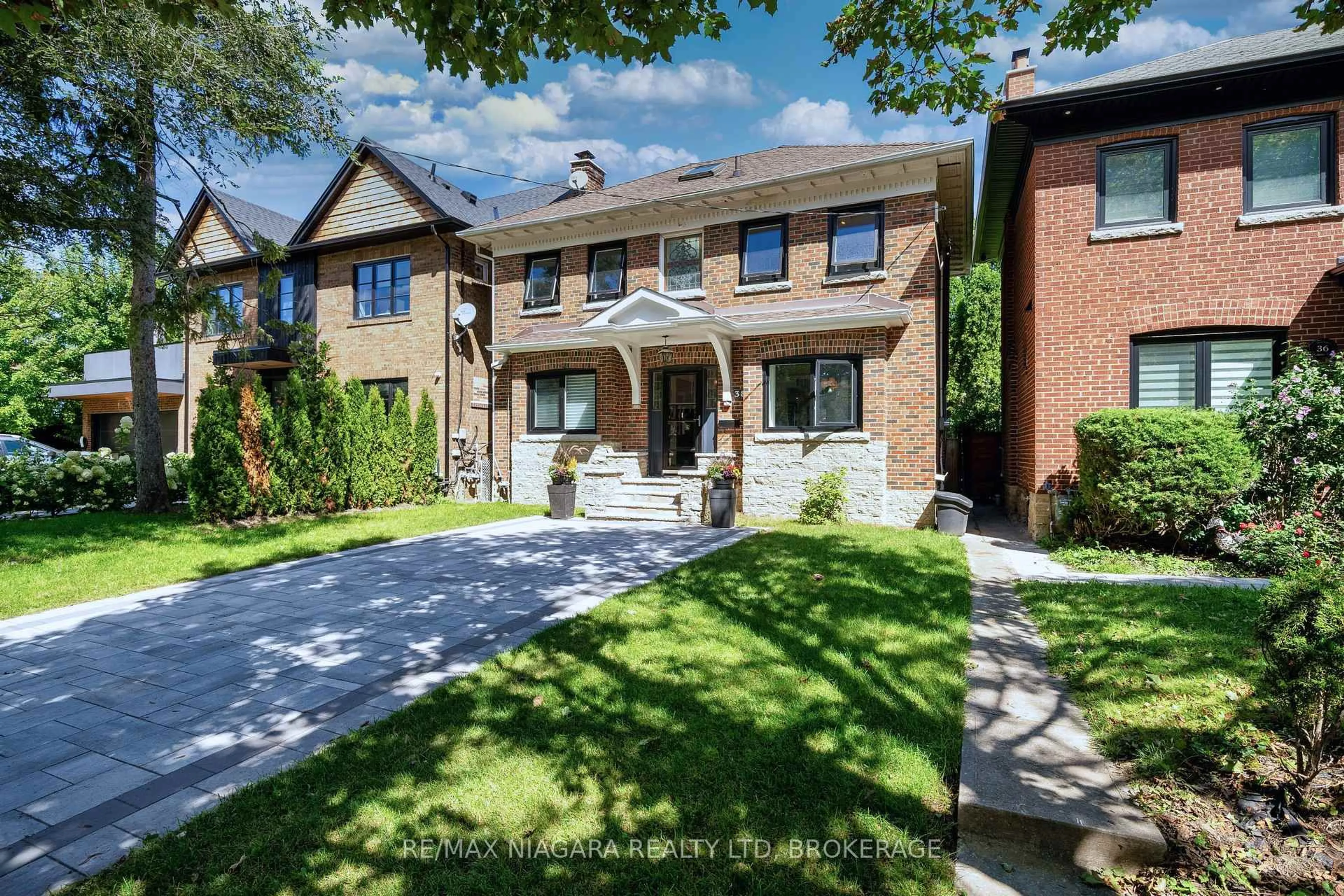 Home with brick exterior material, street for 38 Yonge Blvd, Toronto Ontario M5M 3G5