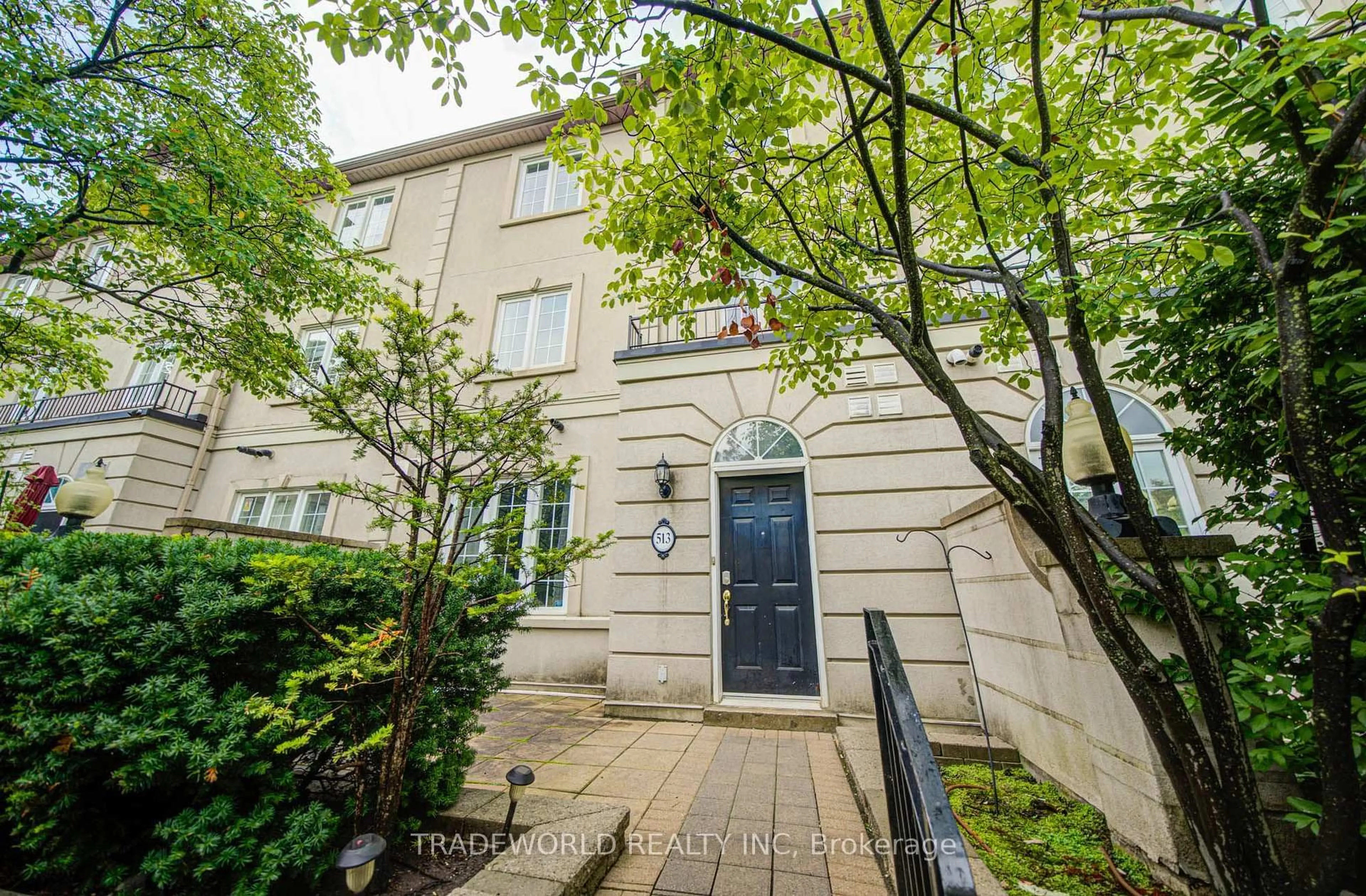 A pic from outside/outdoor area/front of a property/back of a property/a pic from drone, street for 37 Avondale Ave #513, Toronto Ontario M2N 7C1