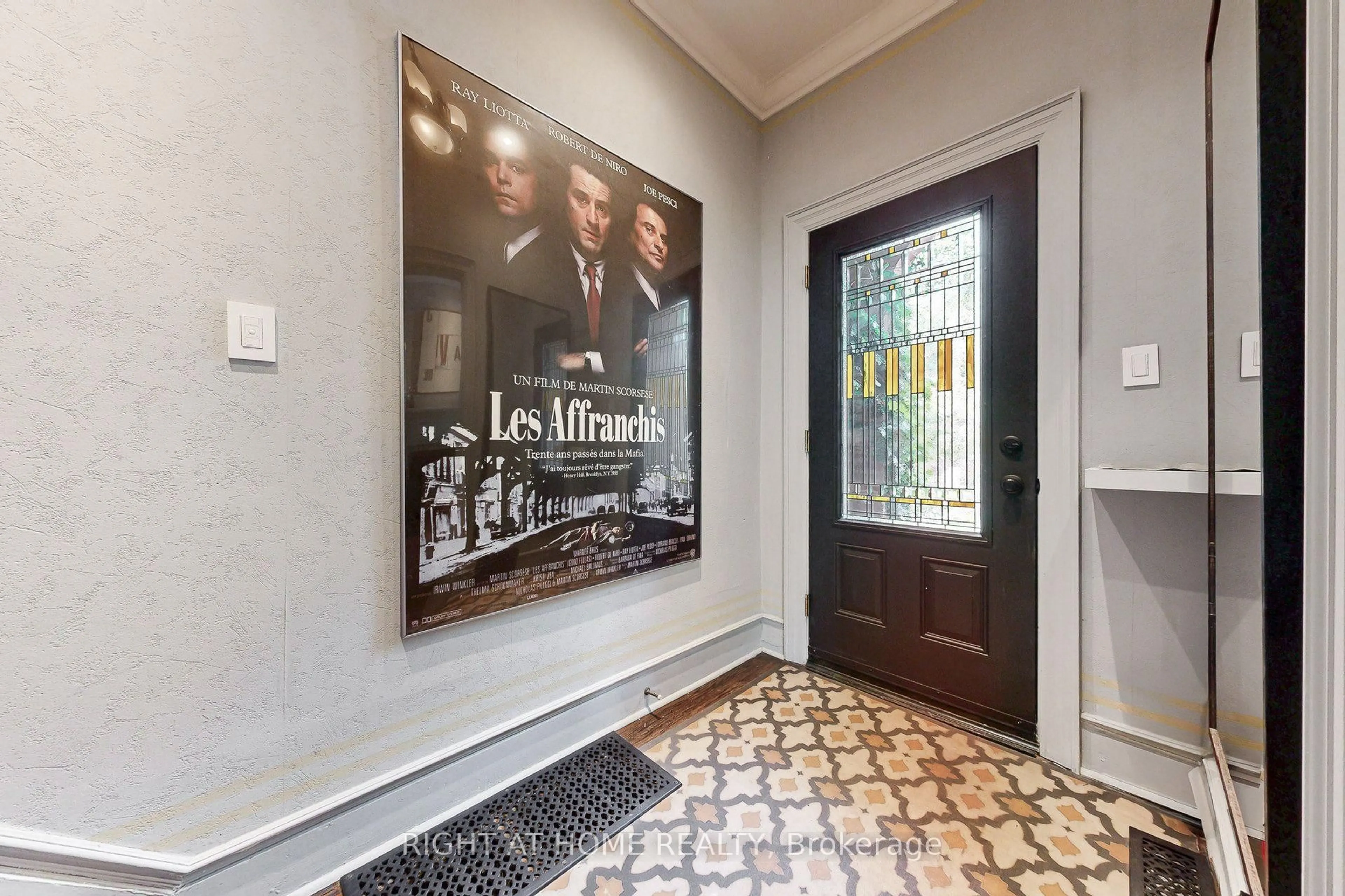 Indoor foyer for 440 Sackville St, Toronto Ontario M4X 1T2