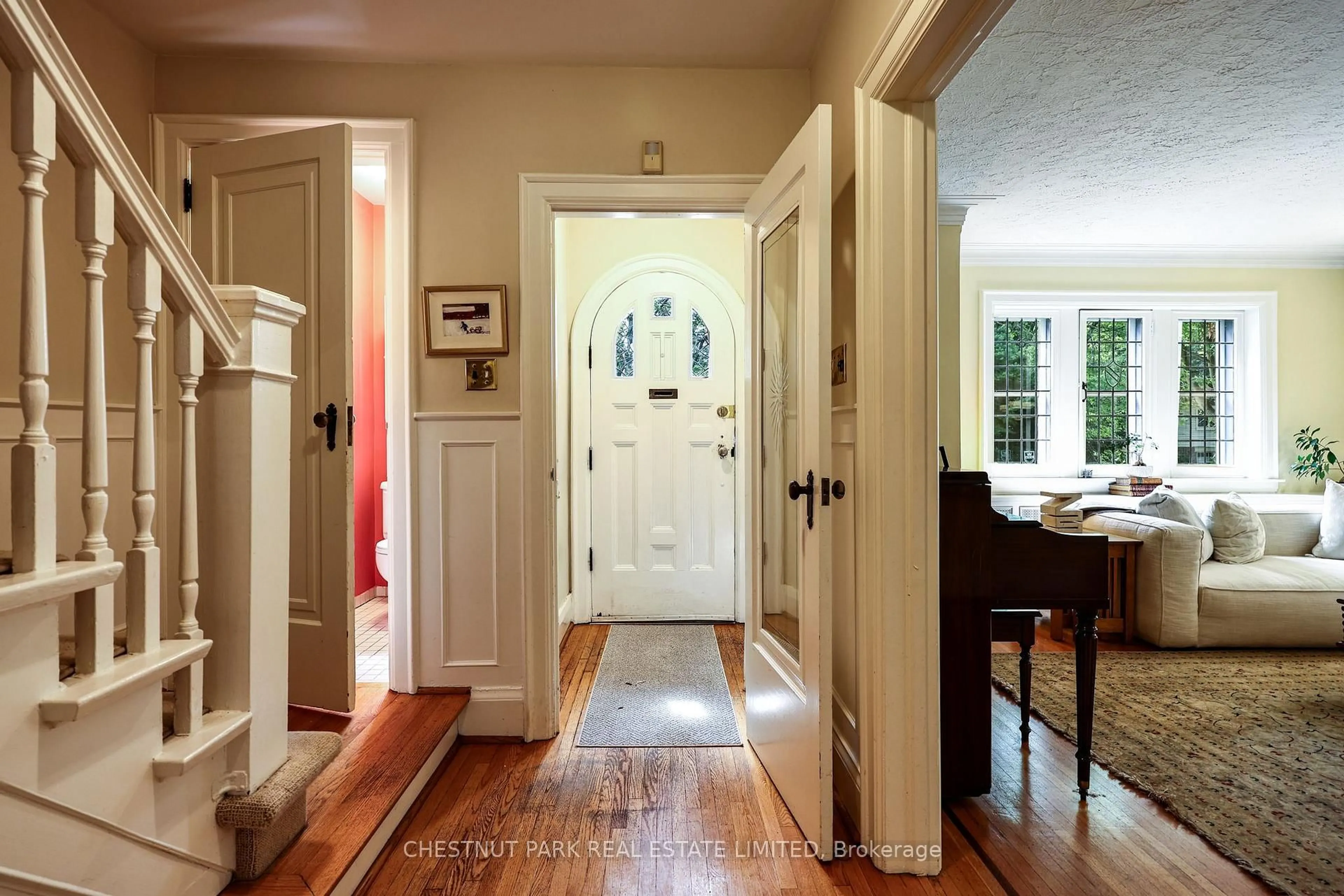 Indoor entryway for 98 St. Leonards Ave, Toronto Ontario M4N 1K5