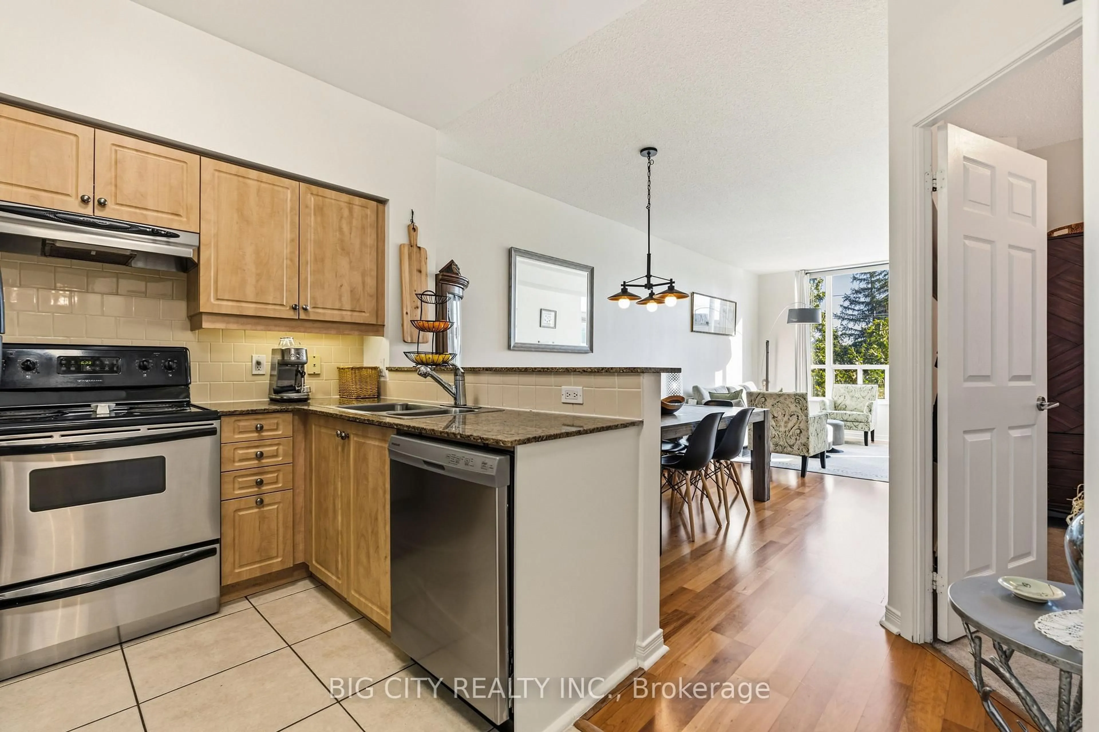 Open concept kitchen, unknown for 455 Rosewell Ave #412, Toronto Ontario M4R 2H9