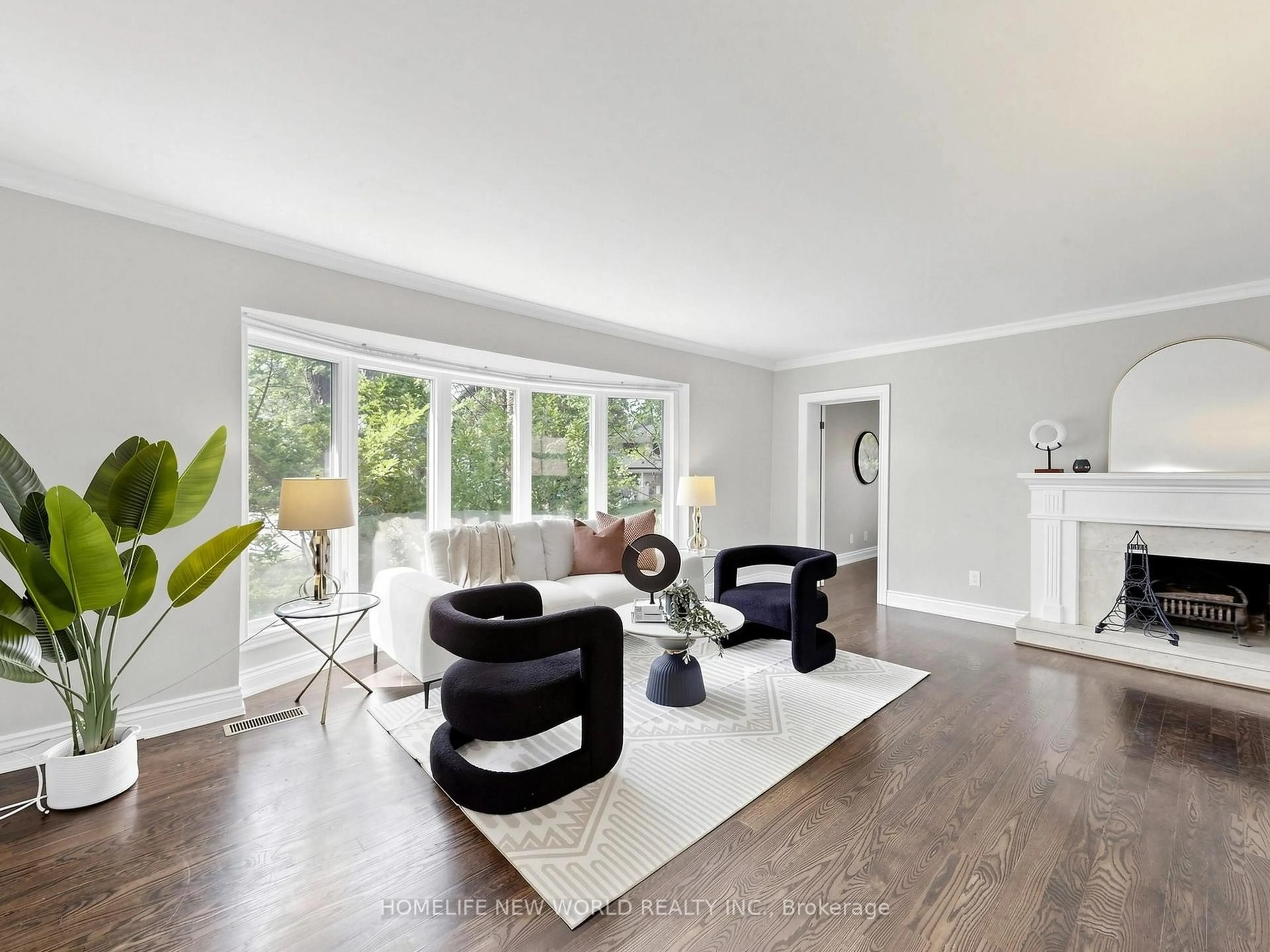 Living room with furniture, wood/laminate floor for 5 Alderdale Crt, Toronto Ontario M3B 2H8