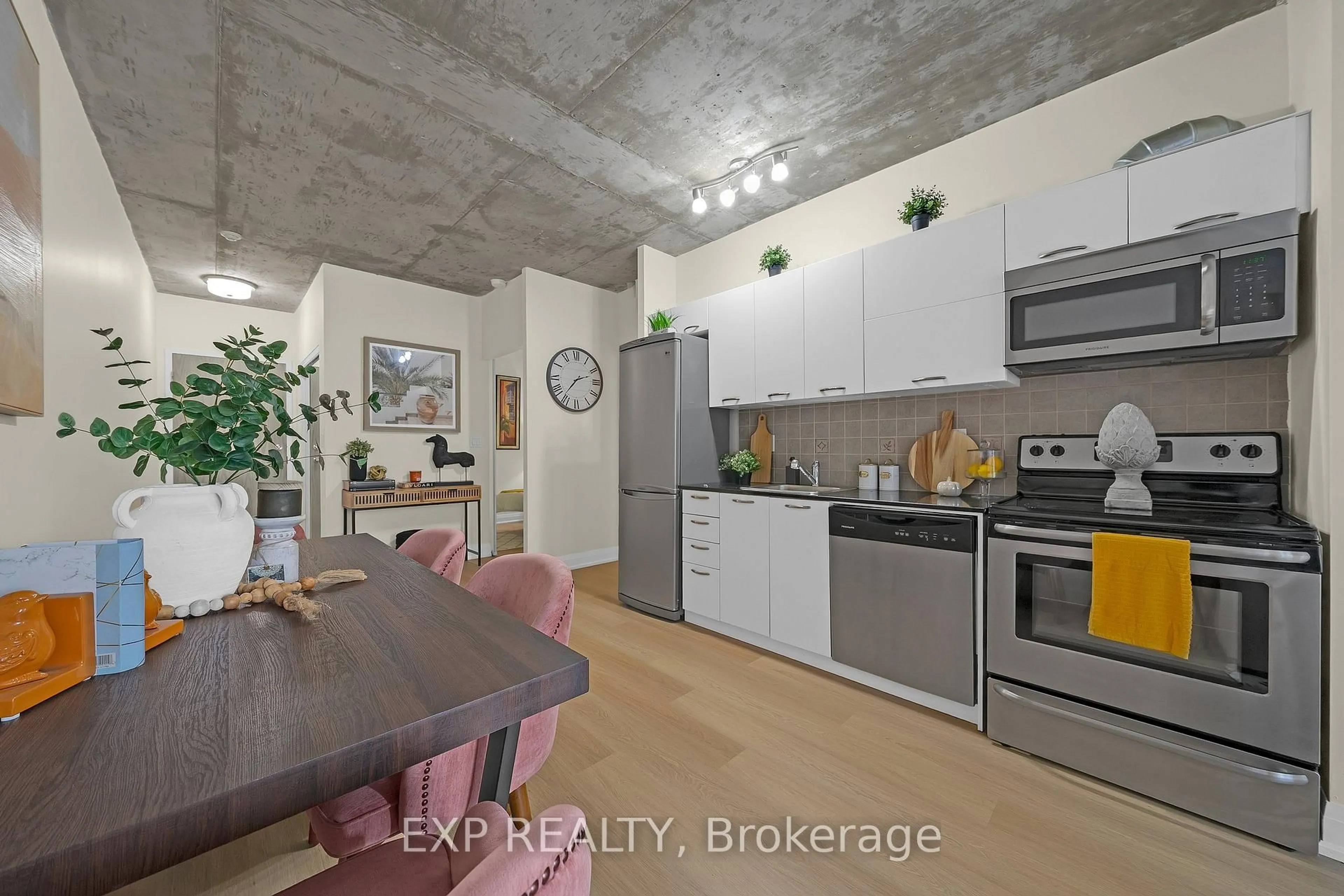 Unknown for 150 Sudbury St #403, Toronto Ontario M6J 3S8