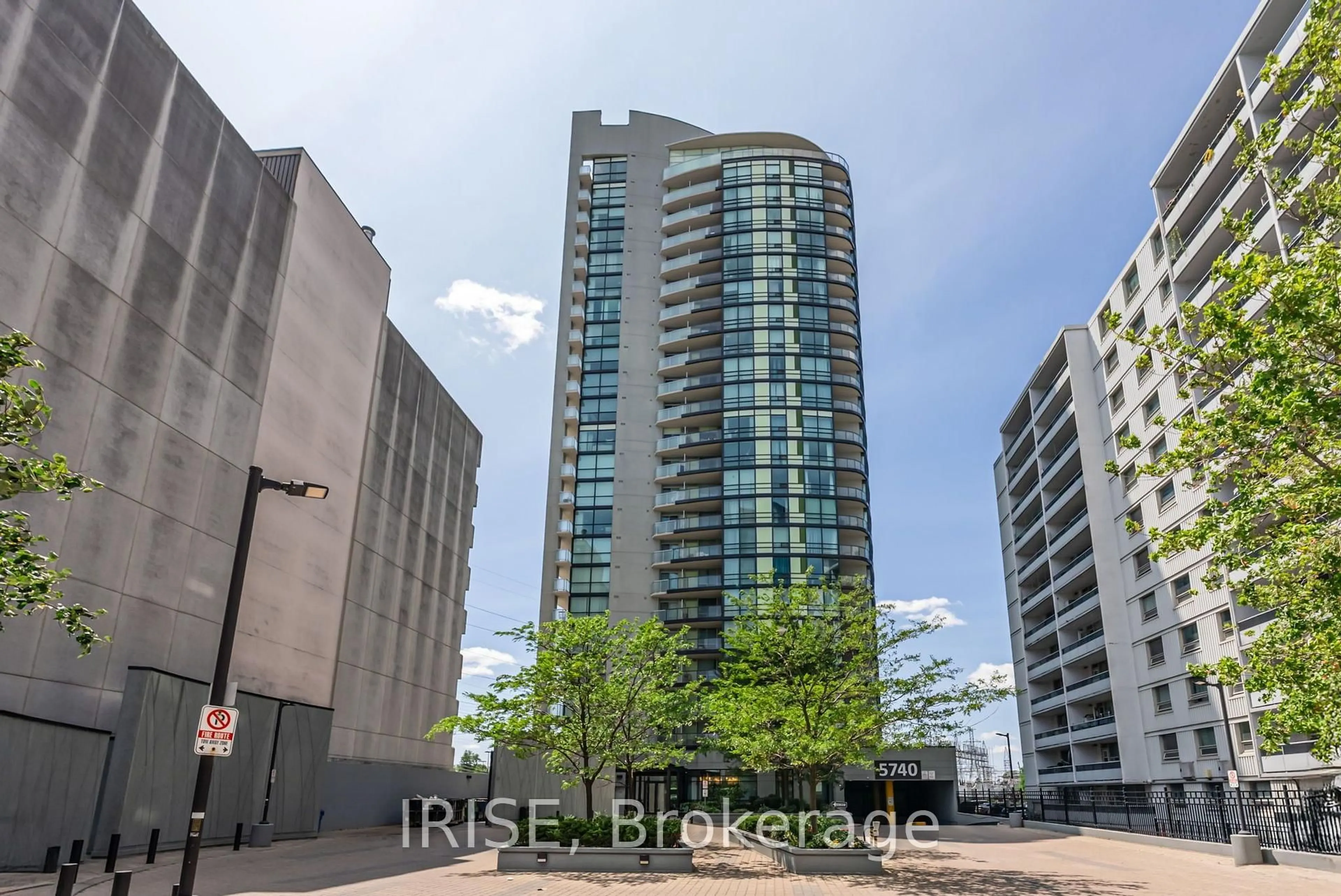 A pic from outside/outdoor area/front of a property/back of a property/a pic from drone, building for 5740 Yonge St #1006, Toronto Ontario M2M 0B1