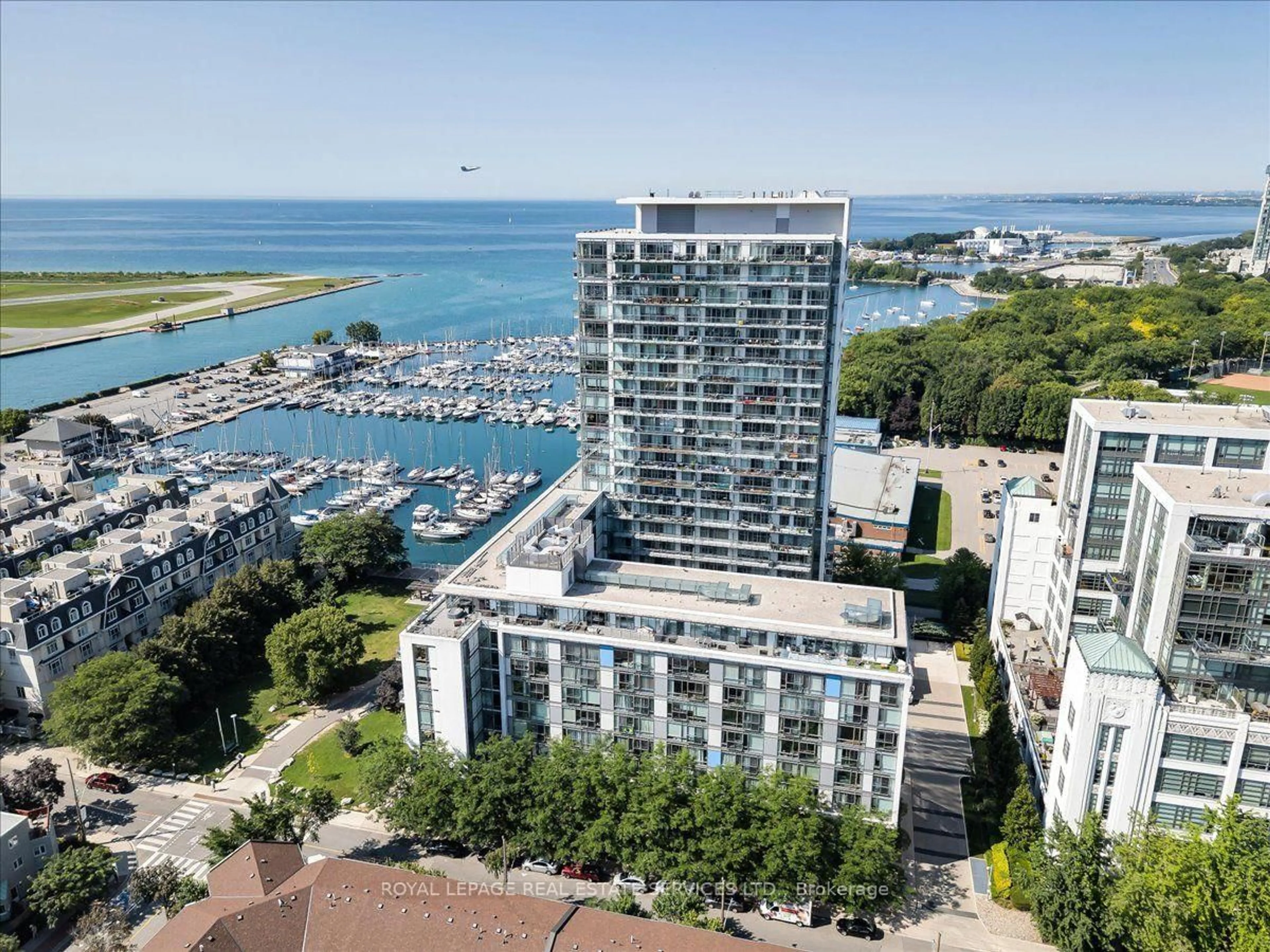 A pic from outside/outdoor area/front of a property/back of a property/a pic from drone, unknown for 90 Stadium Rd #LPH01, Toronto Ontario M5V 3W5