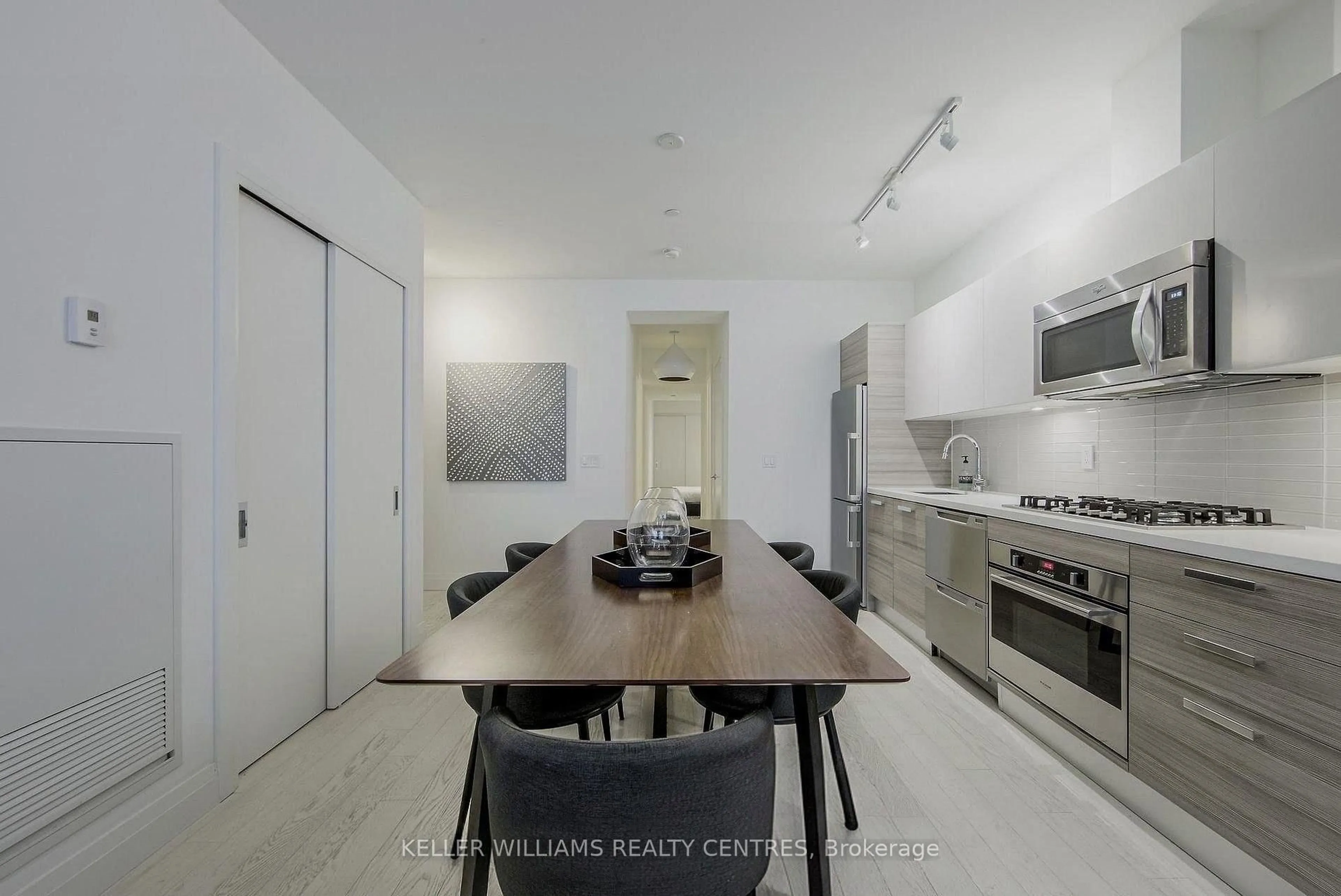 Unknown for 224 King Street West St #501, Toronto Ontario M5H 0A6