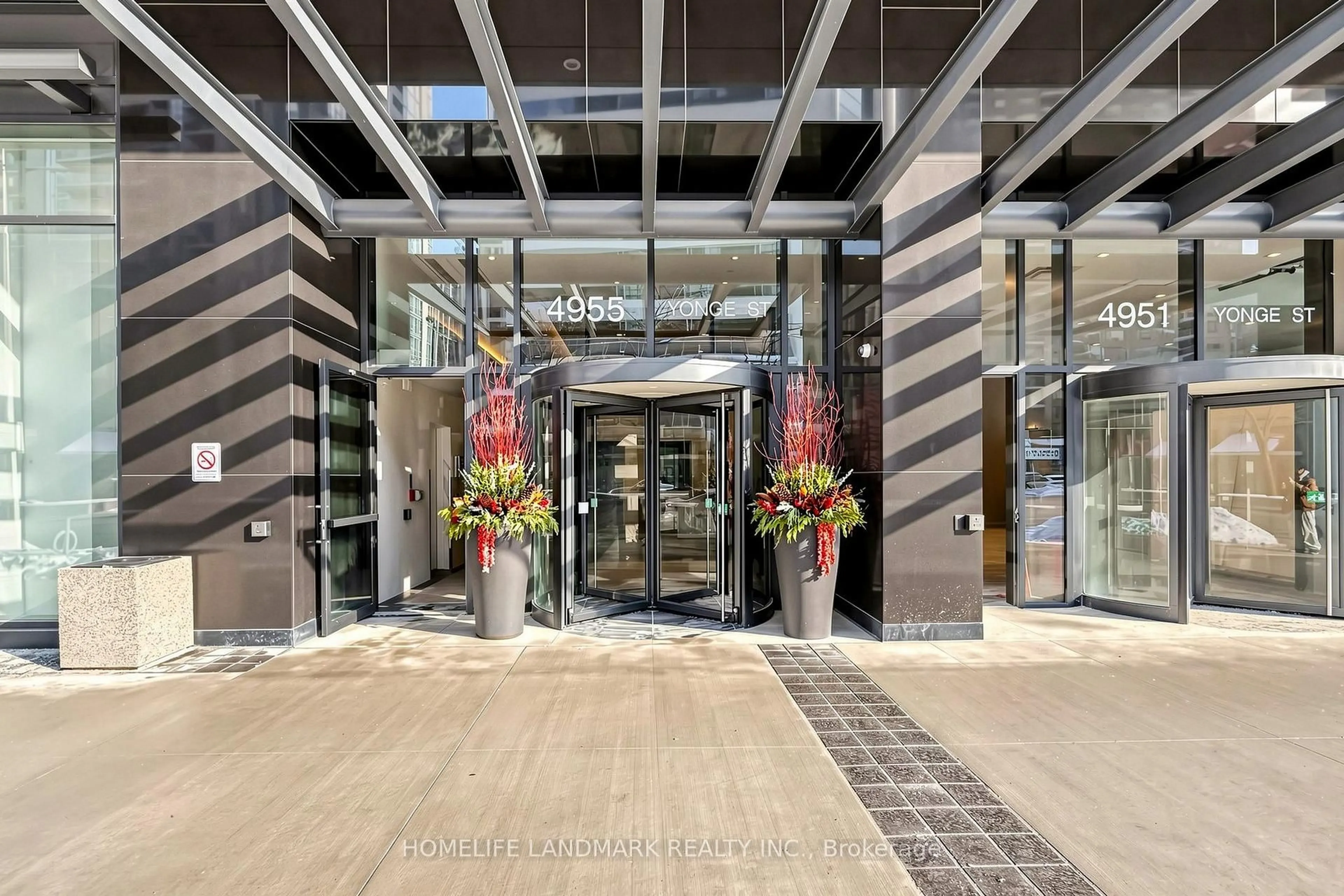 Indoor foyer for 4955 Yonge St #1110, Toronto Ontario M2N 5N6