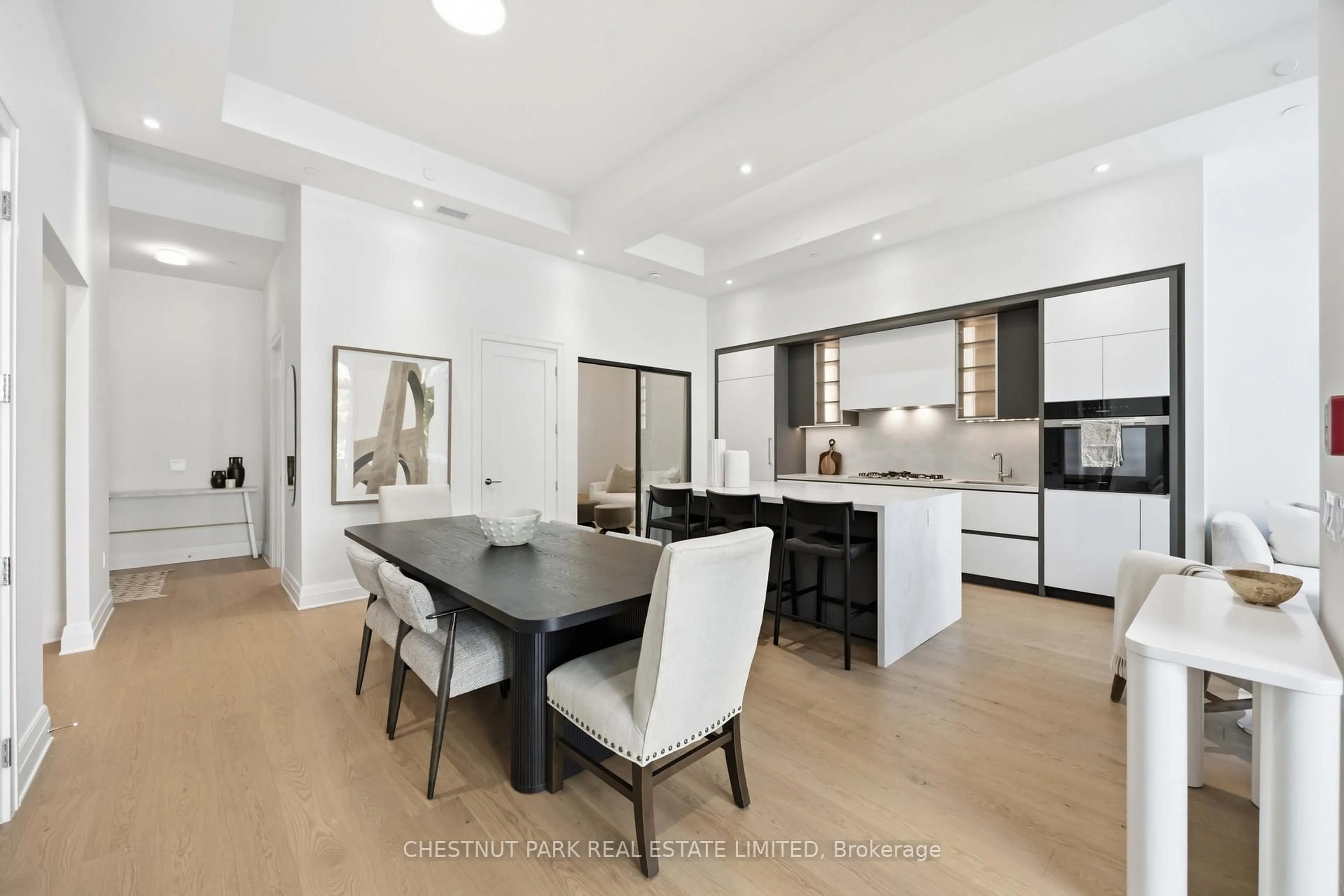 Open concept kitchen, unknown for 2 Forest Hill Rd #101, Toronto Ontario M4V 2L3