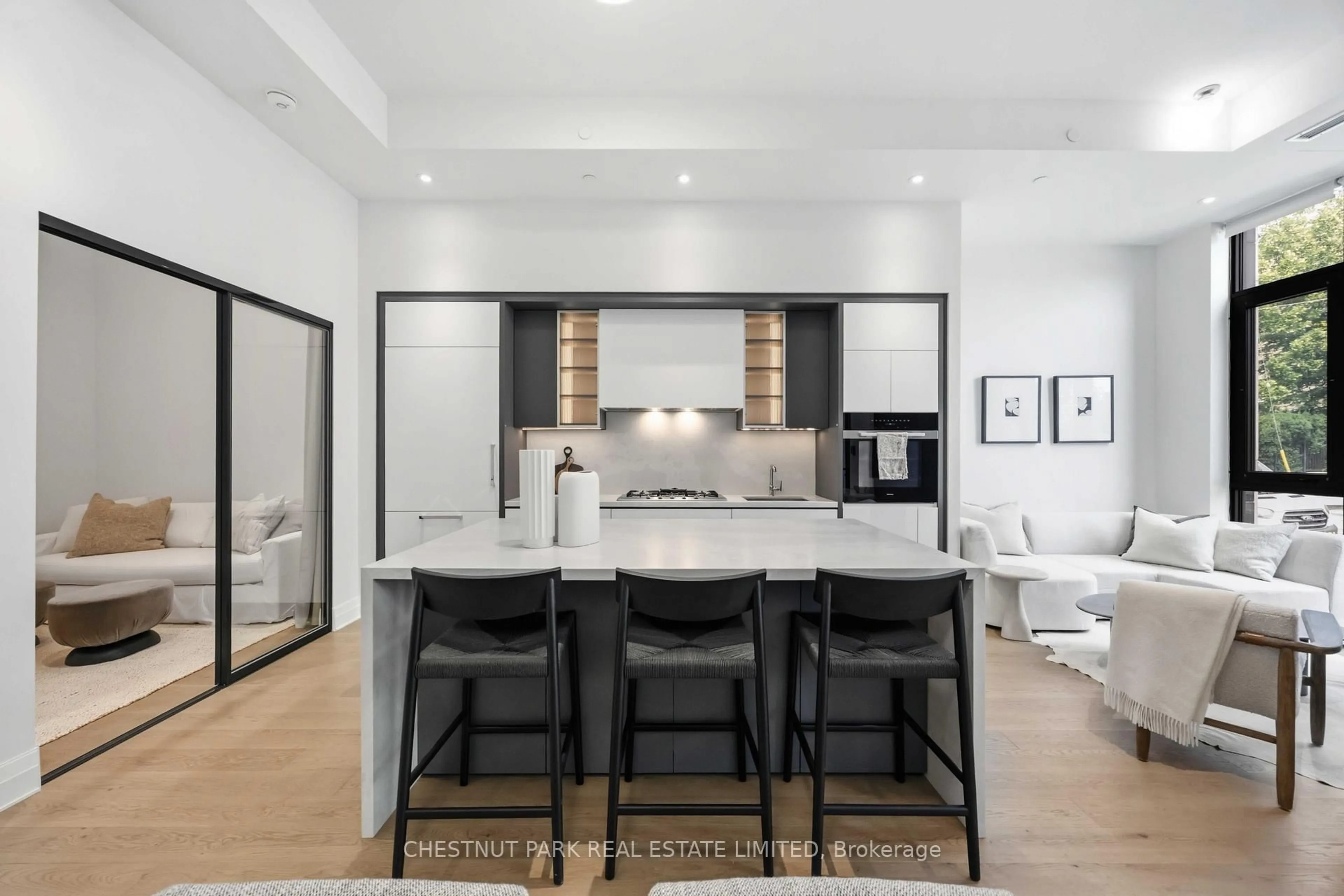 Contemporary kitchen, unknown for 2 Forest Hill Rd #101, Toronto Ontario M4V 2L3
