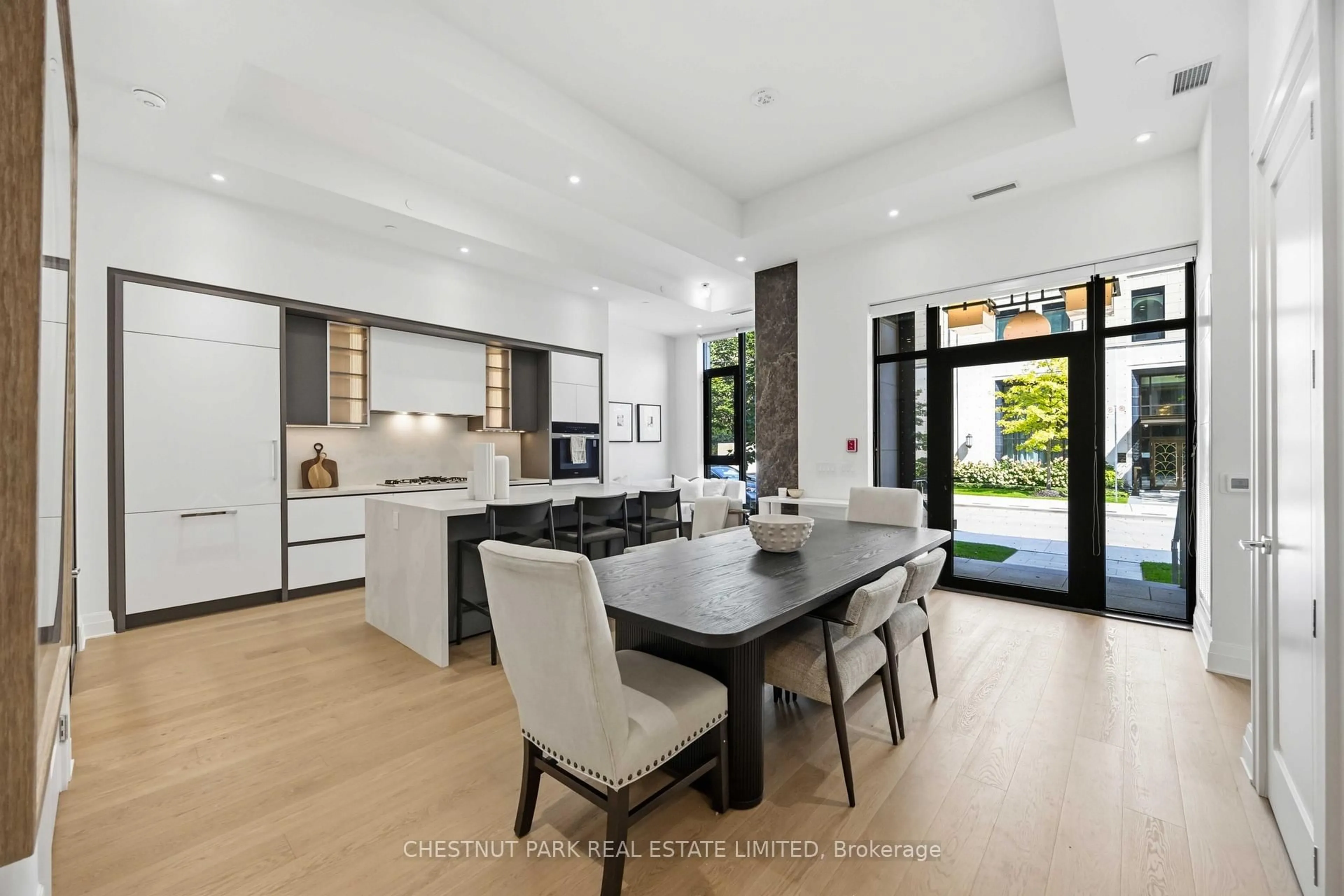 Open concept kitchen, unknown for 2 Forest Hill Rd #101, Toronto Ontario M4V 2L3