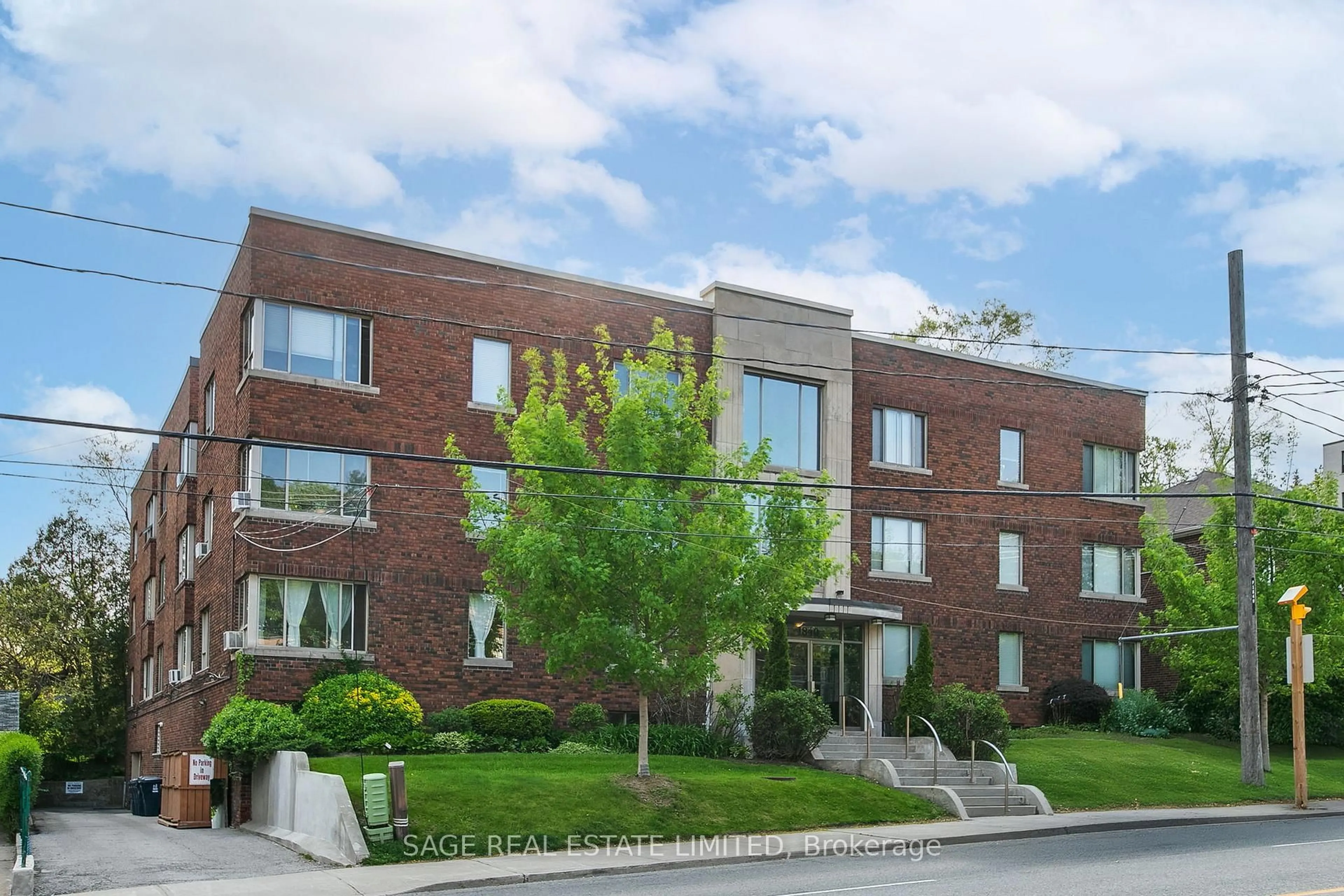 Home with brick exterior material, building for 1840 Bathurst St #204, Toronto Ontario M5P 3K7